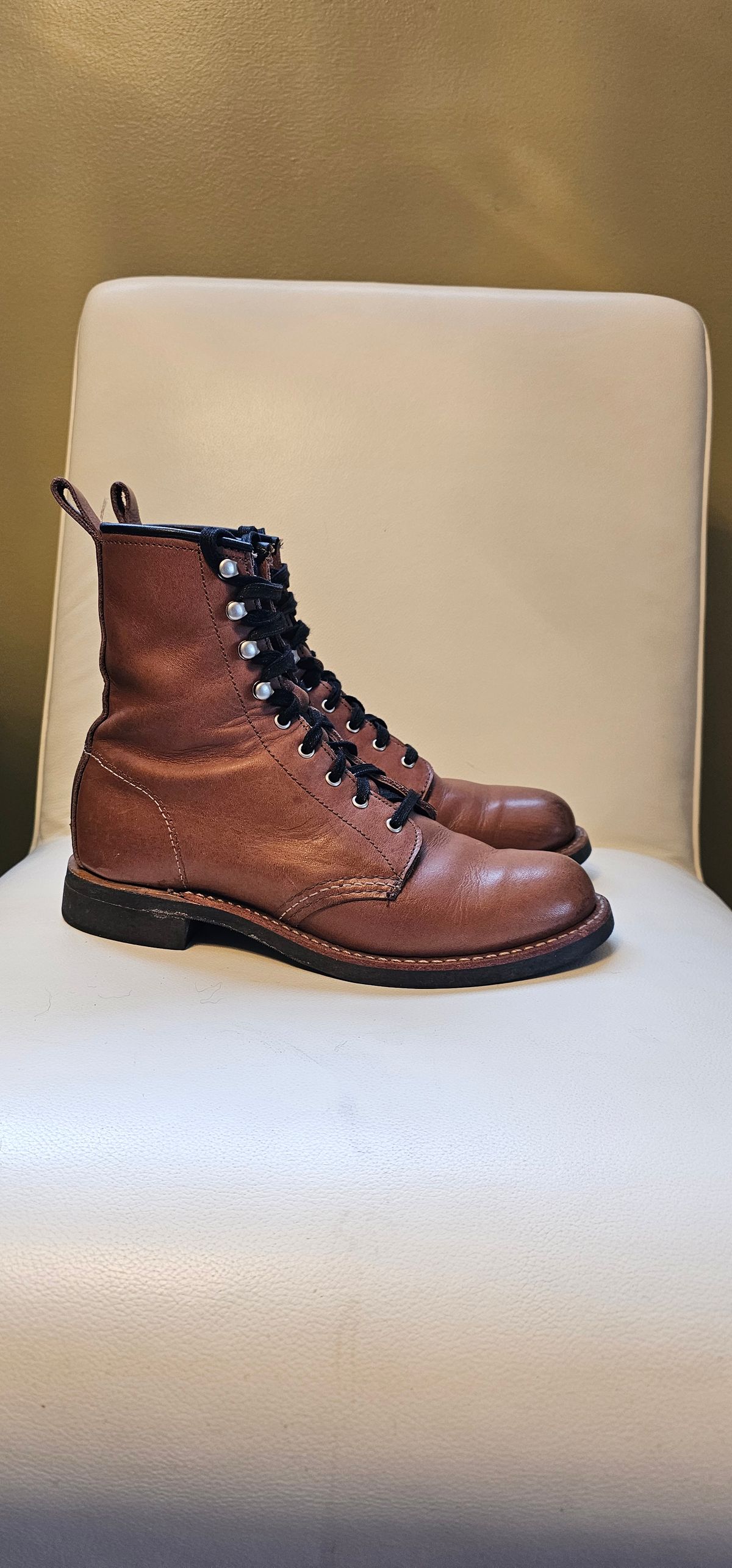 Photo by Roflround on January 5, 2025 of the Red Wing Silversmith in S.B. Foot Mocha.