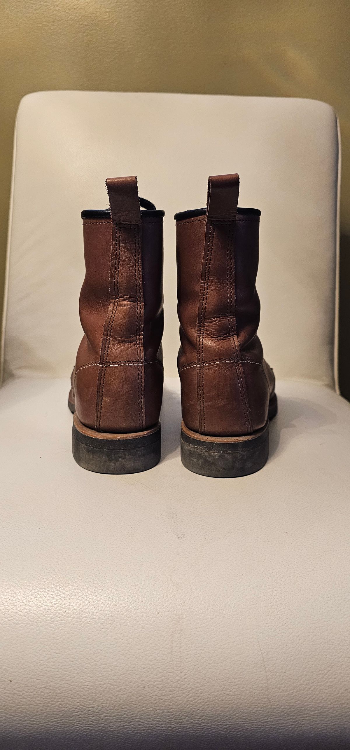 Photo by Roflround on March 6, 2025 of the Red Wing Silversmith in S.B. Foot Mocha.