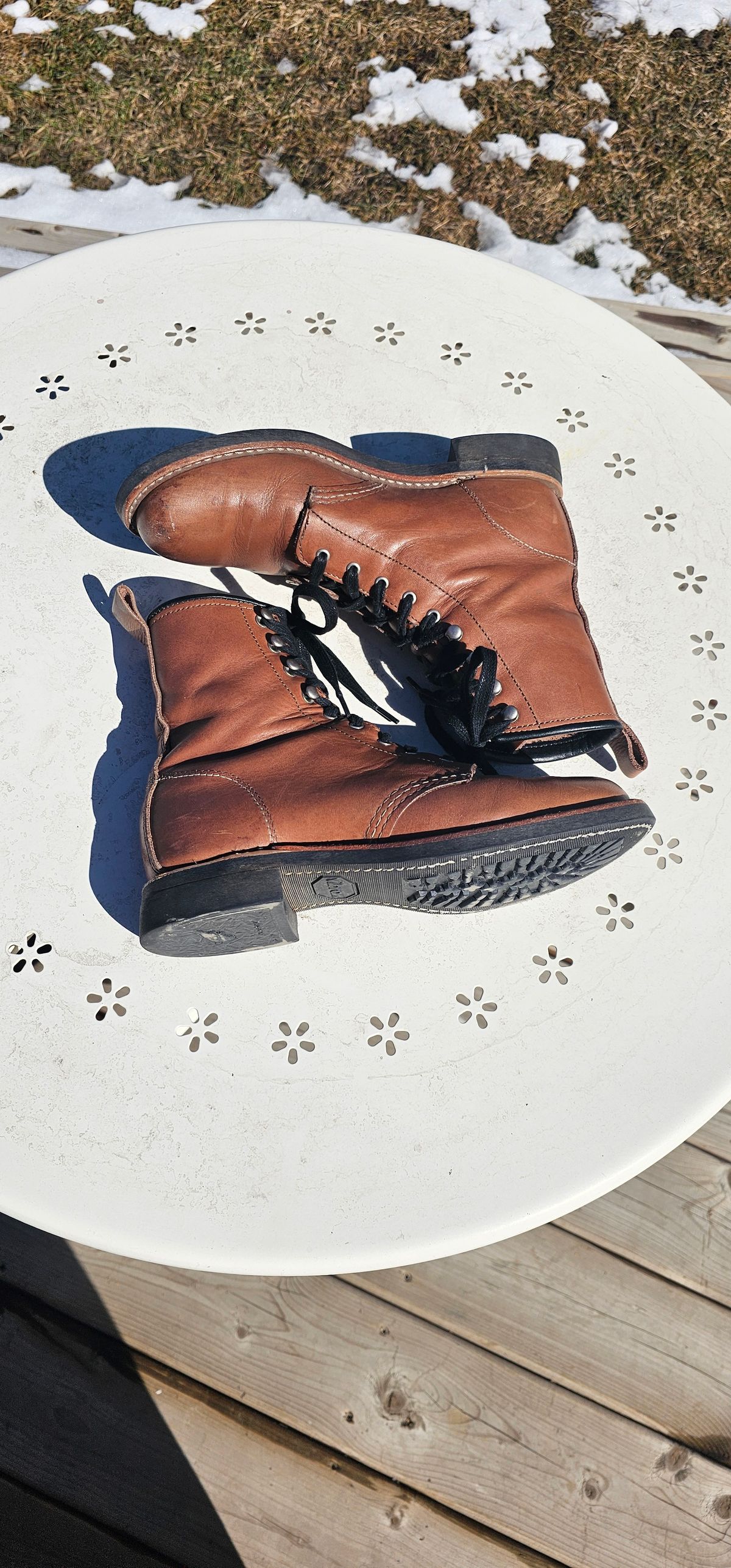 Photo by Roflround on April 5, 2025 of the Red Wing Silversmith in S.B. Foot Mocha.
