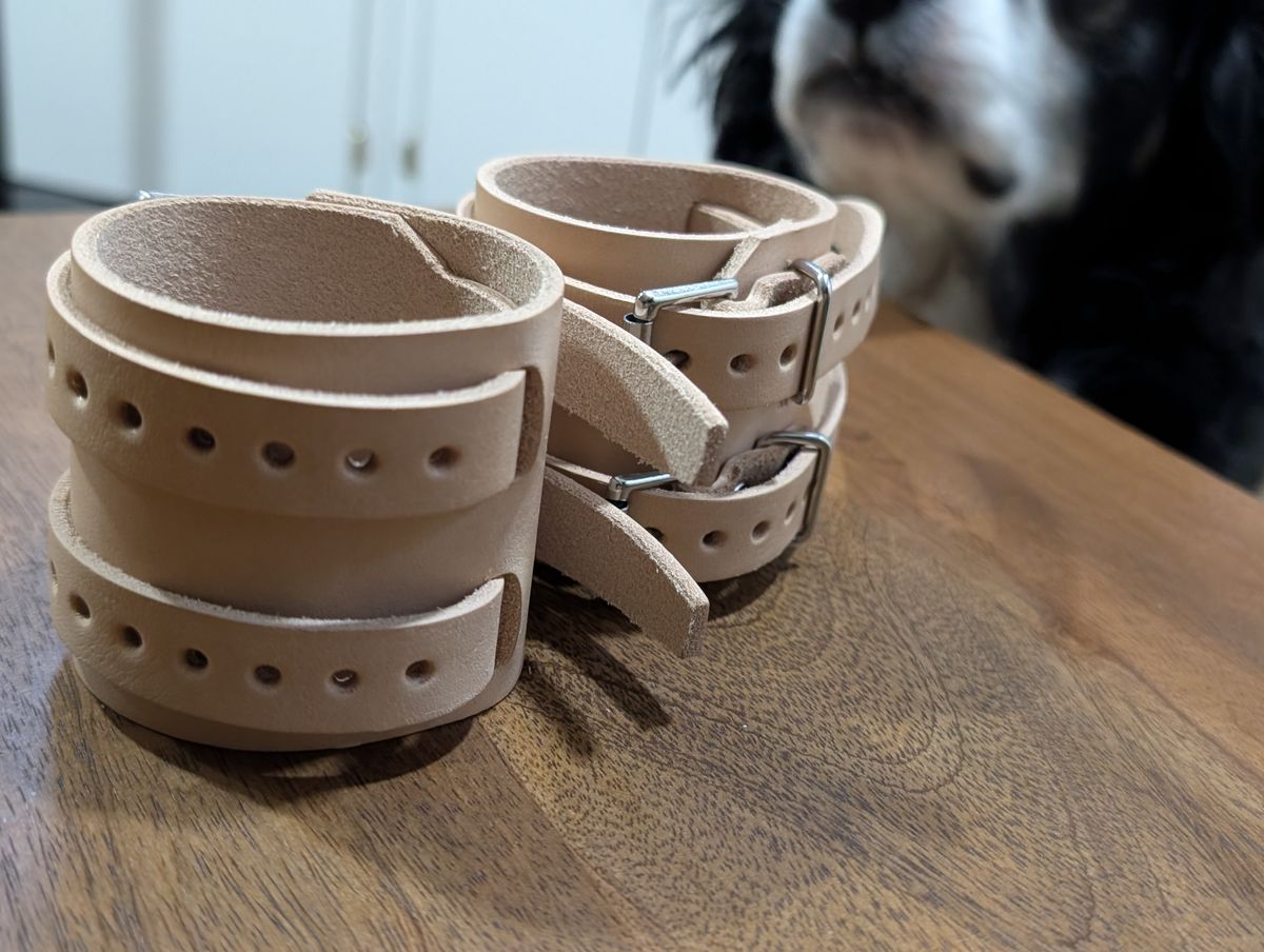 Photo by Roflround on October 4, 2025 of the Northlift Belts Wrist Wraps in Unknown Natural Veg Tan.