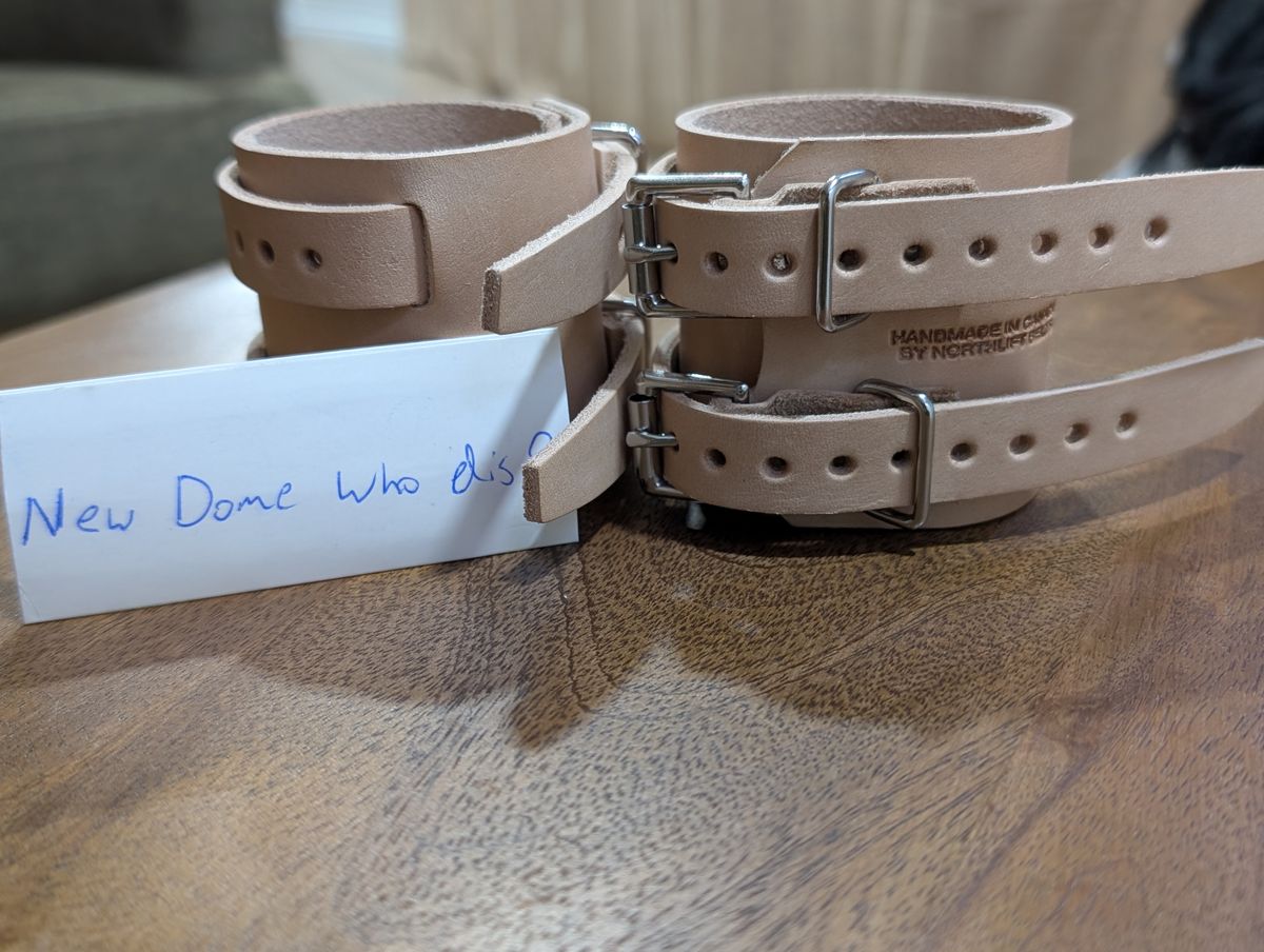 Photo by Roflround on October 4, 2025 of the Northlift Belts Wrist Wraps in Unknown Natural Veg Tan.