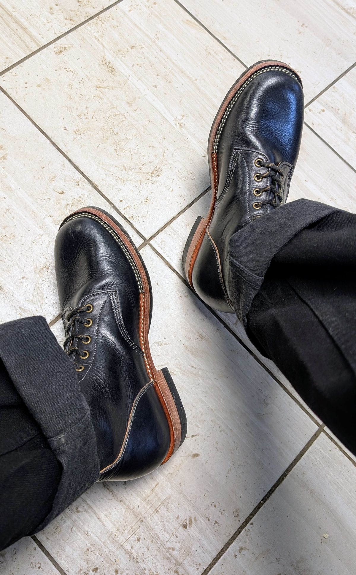 Photo by Roflround on December 31, 2024 of the Jakkrabbits Officer Boots in Natural Hand Dyed Black (Veg Tanned).