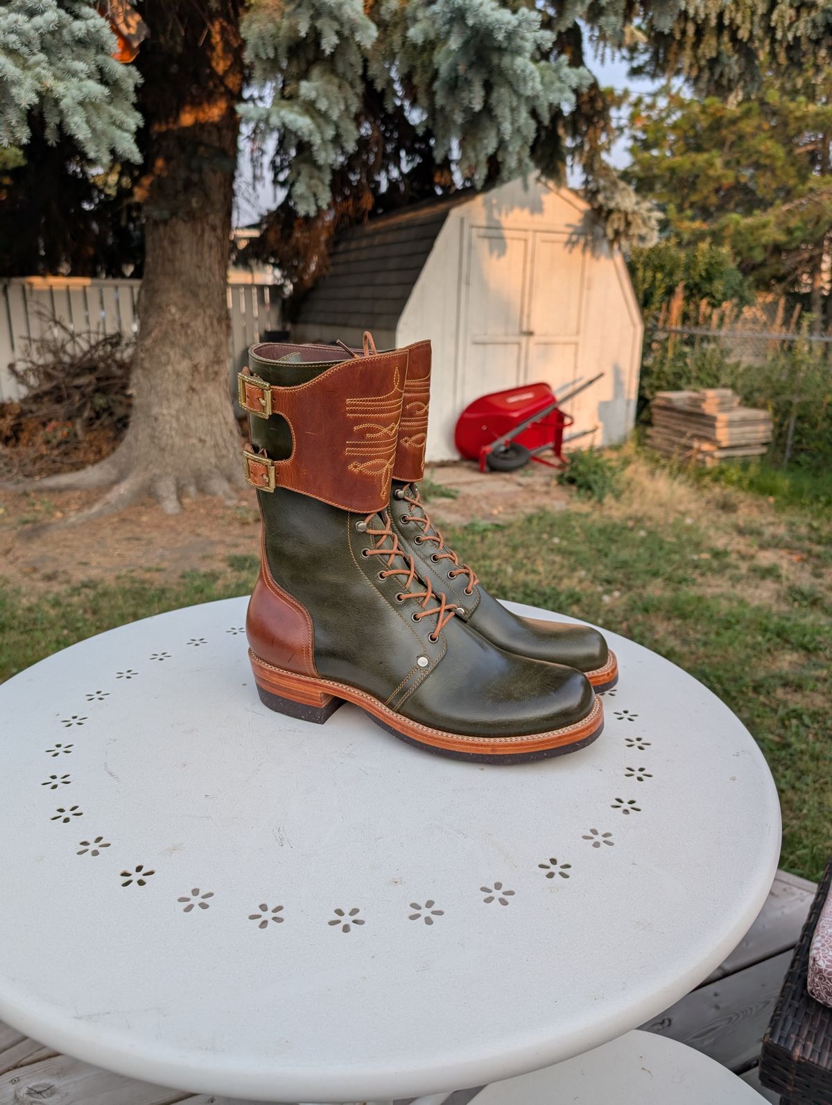 Photo by Roflround on September 3, 2025 of the Fortis Boots Custom Model in Indonesian Medium Brown Pull Up & Indonesian Olive.