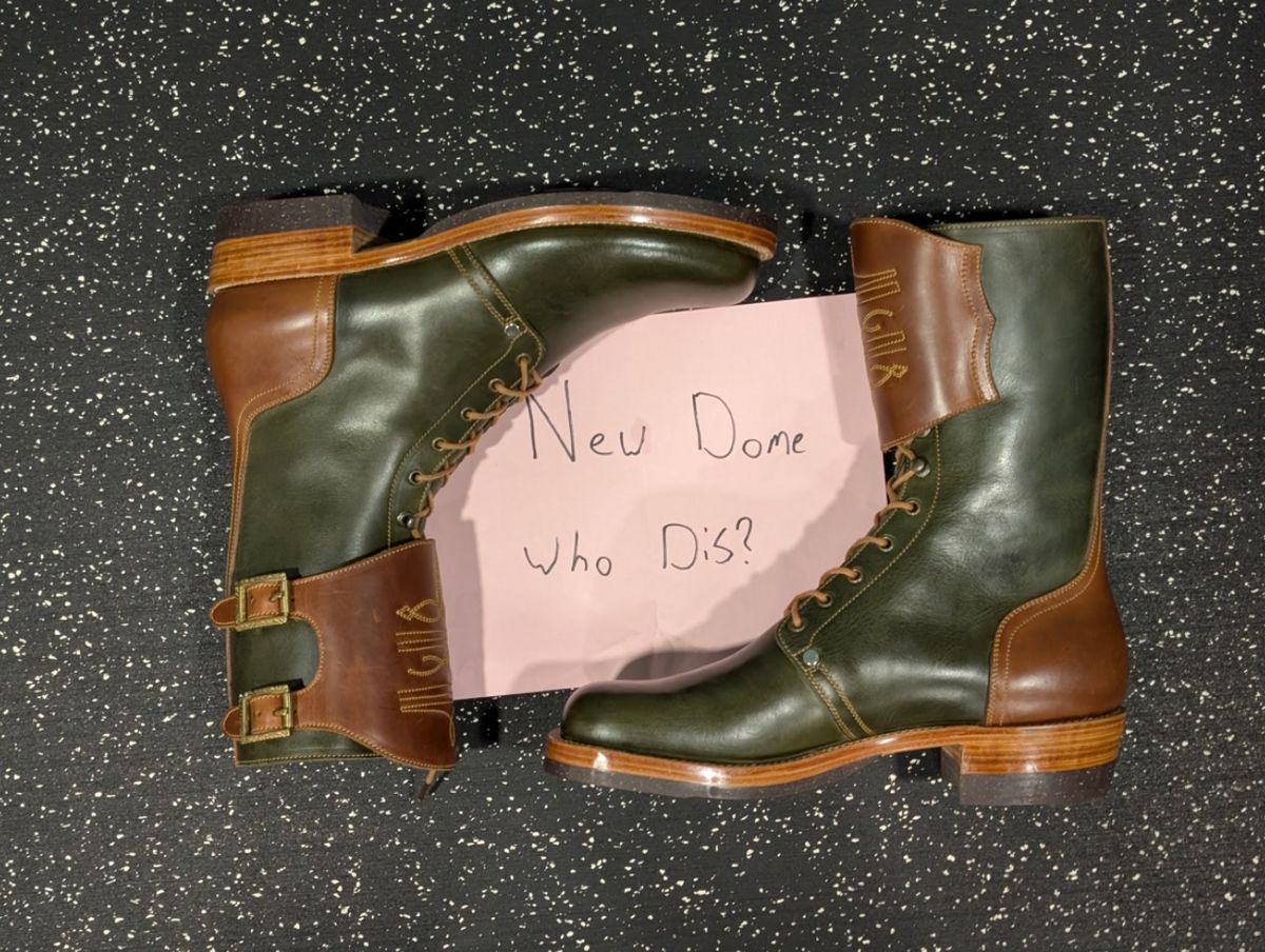 Photo by Roflround on October 1, 2025 of the Fortis Boots Custom Model in Indonesian Medium Brown Pull Up & Indonesian Olive.