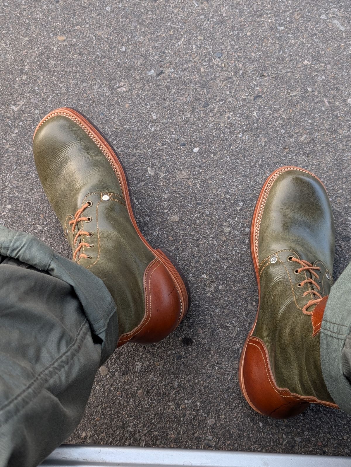 Photo by Roflround on October 4, 2025 of the Fortis Boots Custom Model in Indonesian Medium Brown Pull Up & Indonesian Olive.