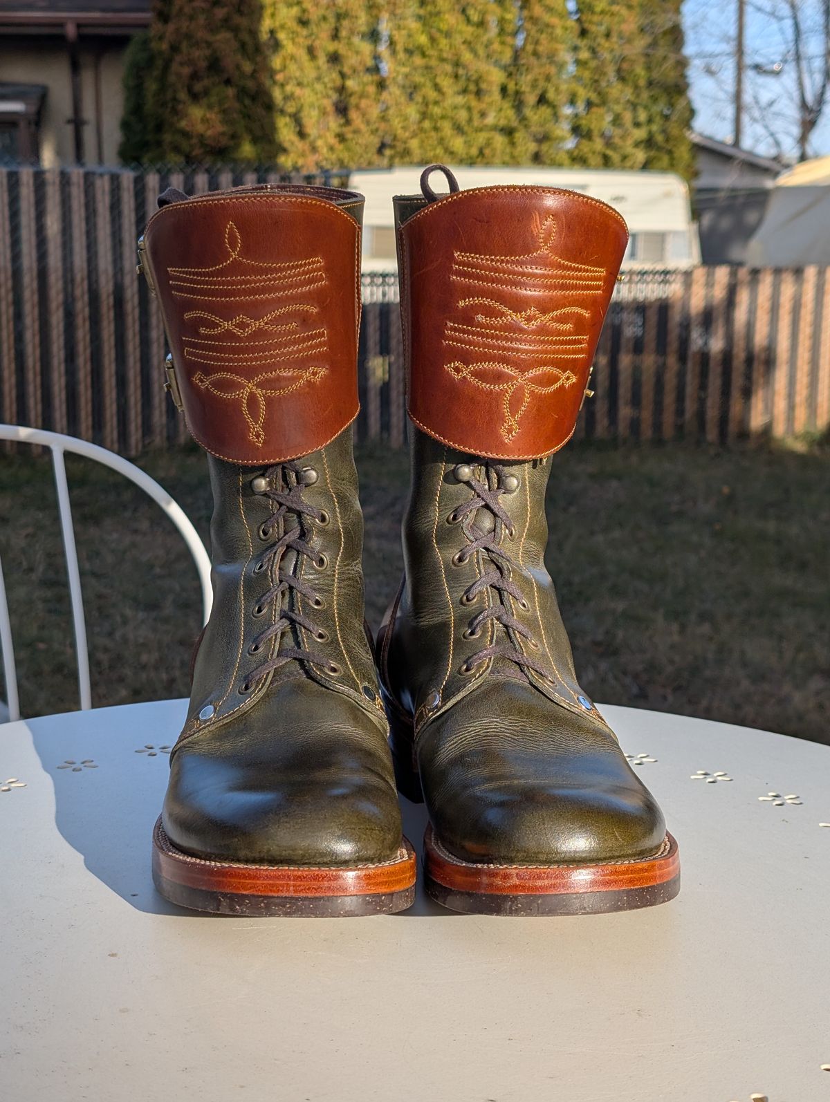 Photo by Roflround on November 5, 2025 of the Fortis Boots Custom Model in Indonesian Medium Brown Pull Up & Indonesian Olive.