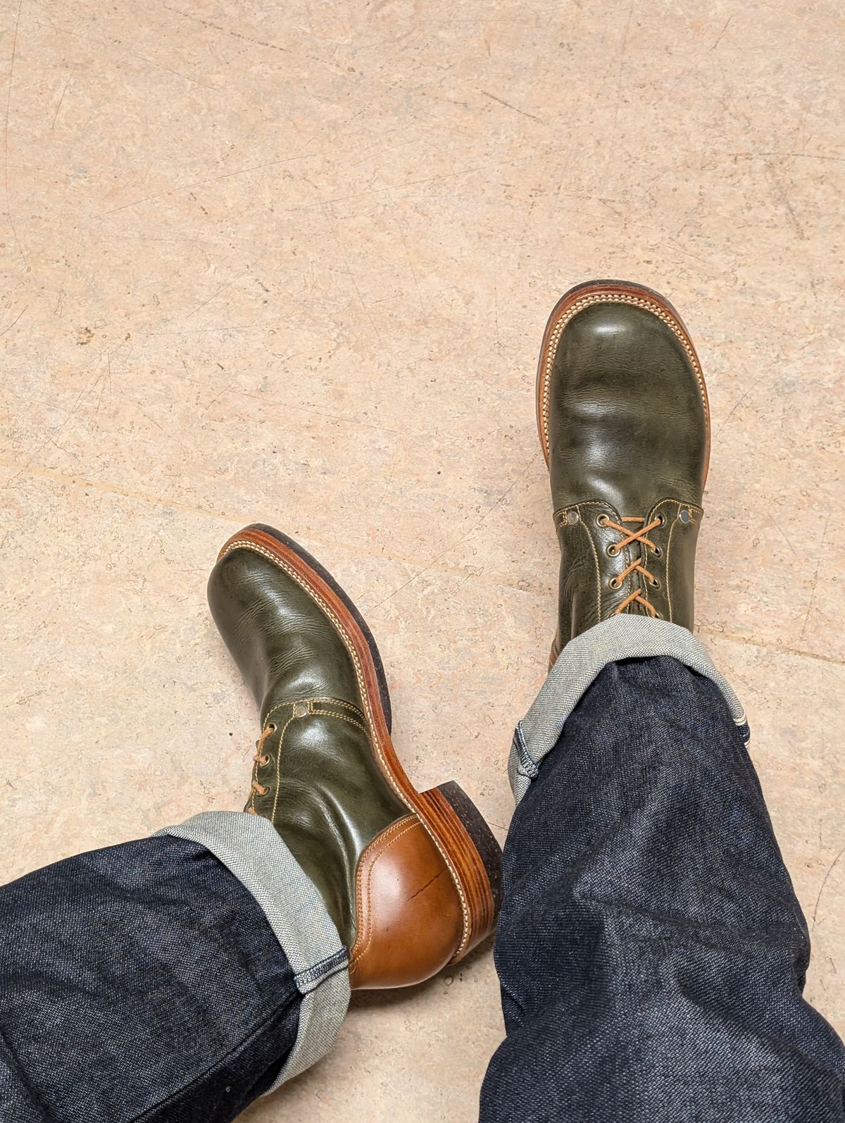 Photo by Roflround on November 25, 2025 of the Fortis Boots Custom Model in Indonesian Medium Brown Pull Up & Indonesian Olive.