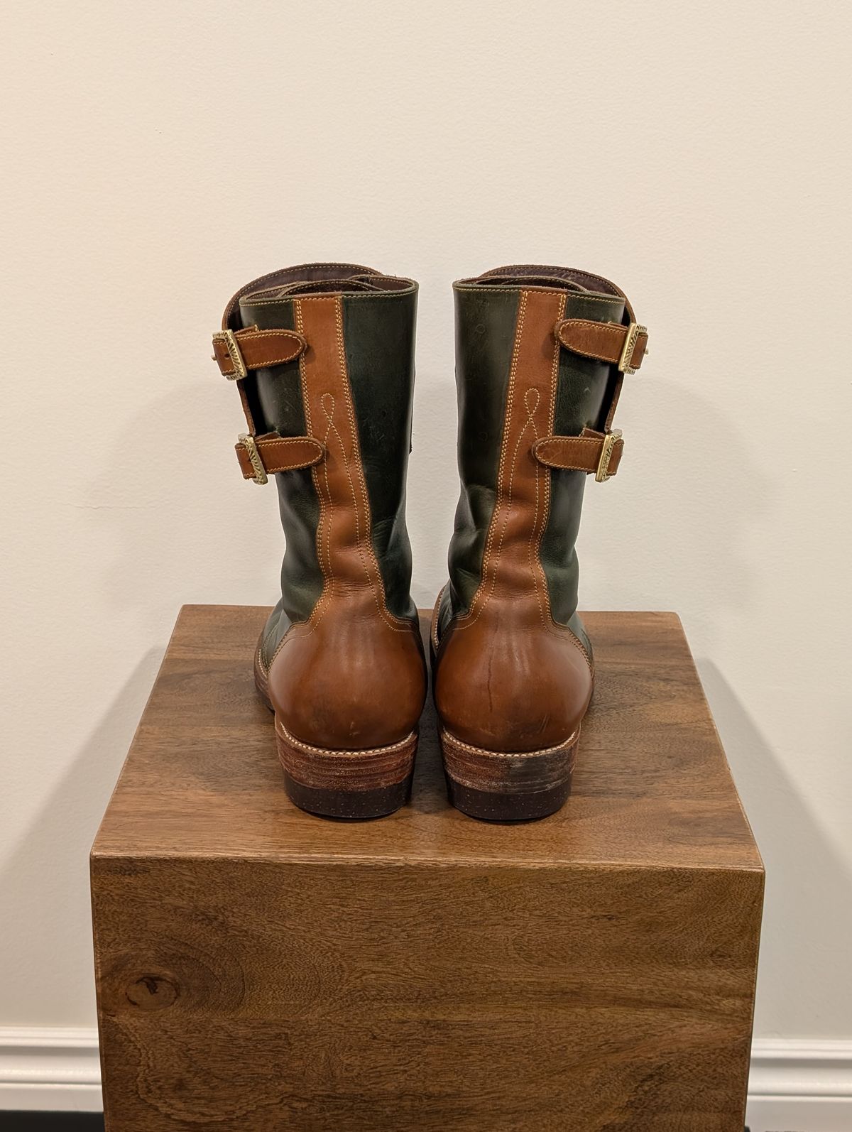 Photo by Roflround on January 2, 2026 of the Fortis Boots Custom Model in Indonesian Medium Brown Pull Up & Indonesian Olive.