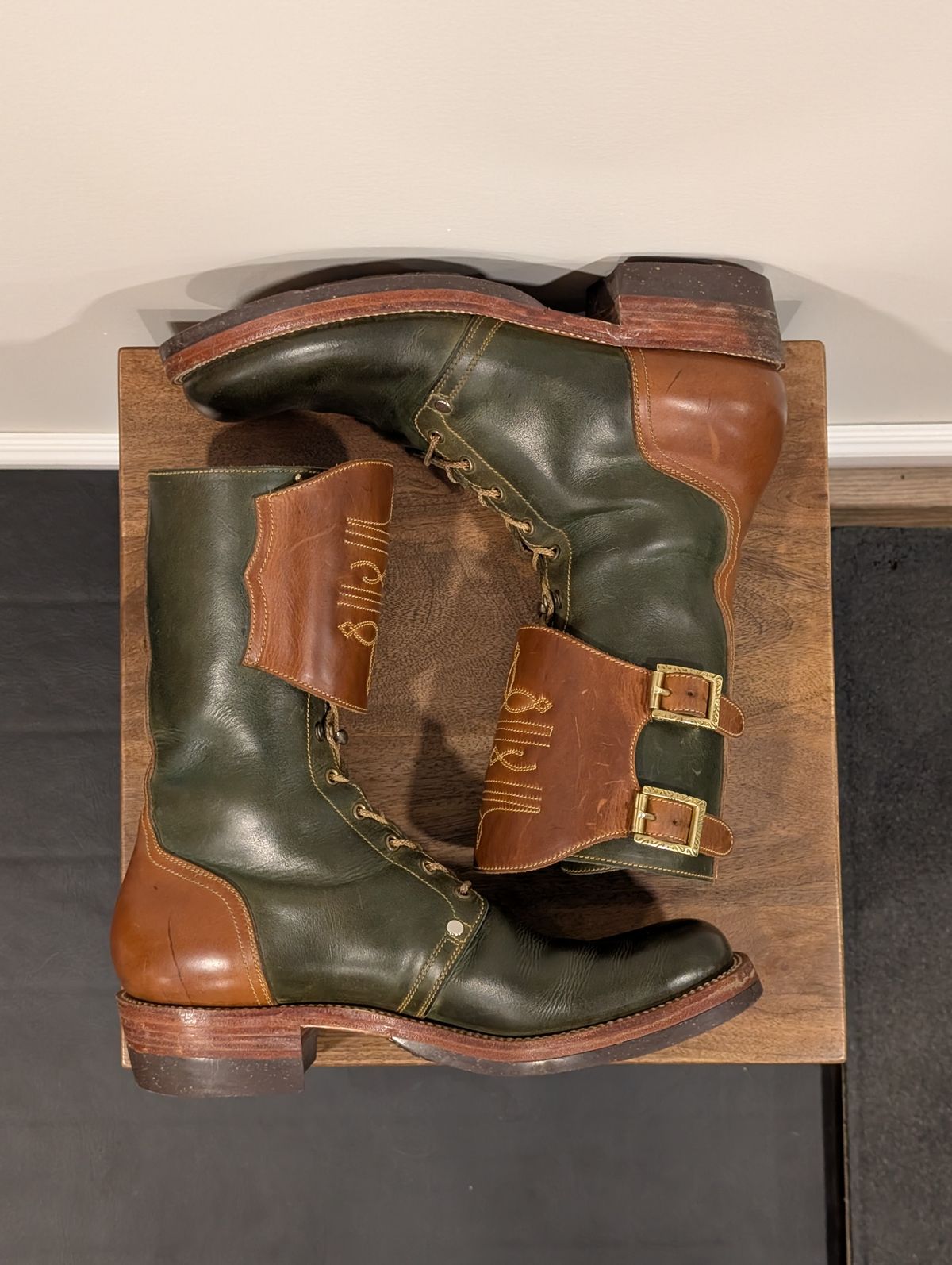 Photo by Roflround on January 2, 2026 of the Fortis Boots Custom Model in Indonesian Medium Brown Pull Up & Indonesian Olive.