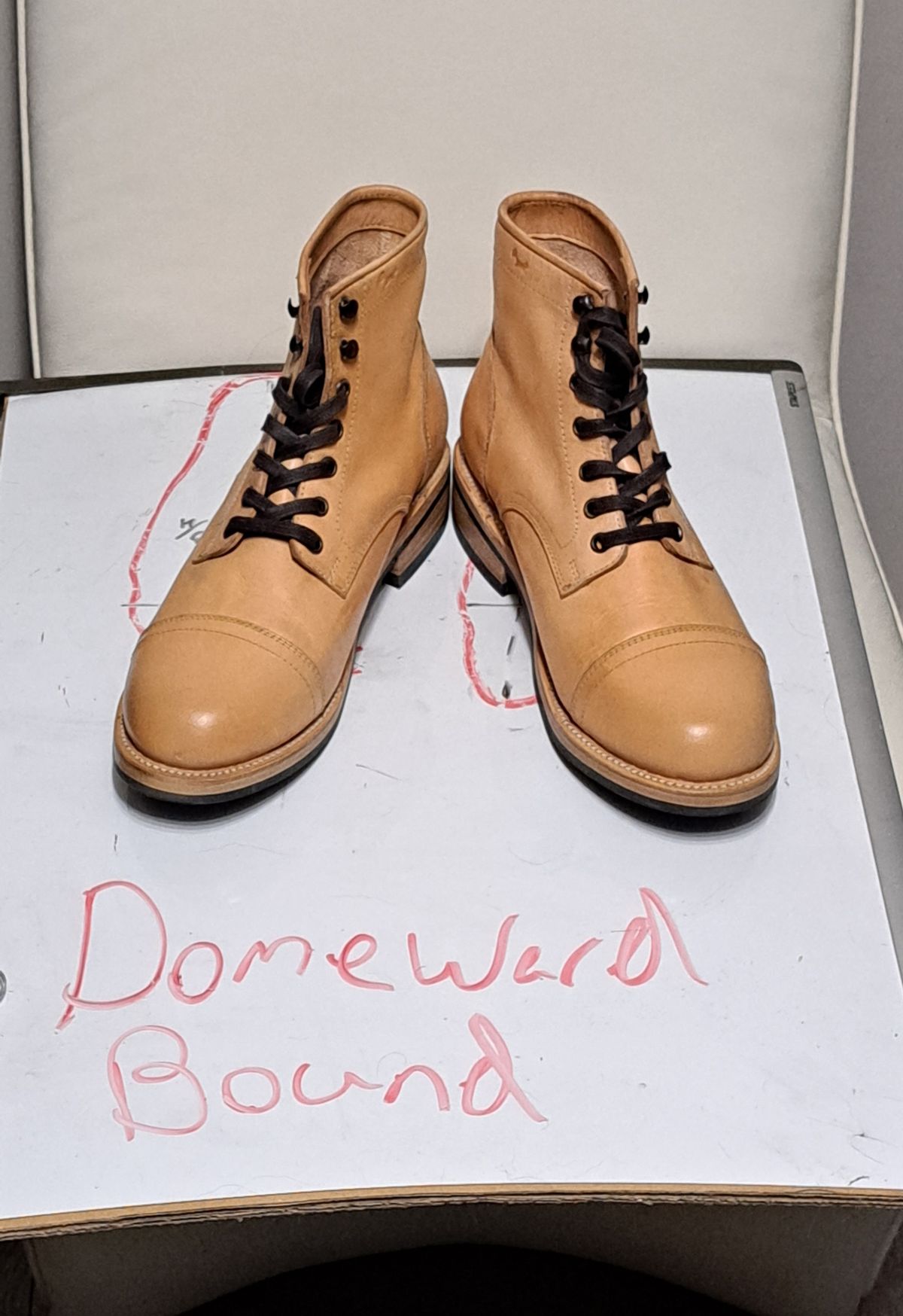 Photo by Roflround on October 1, 2023 of the Yor Boots Navigators in Unknown Leather.