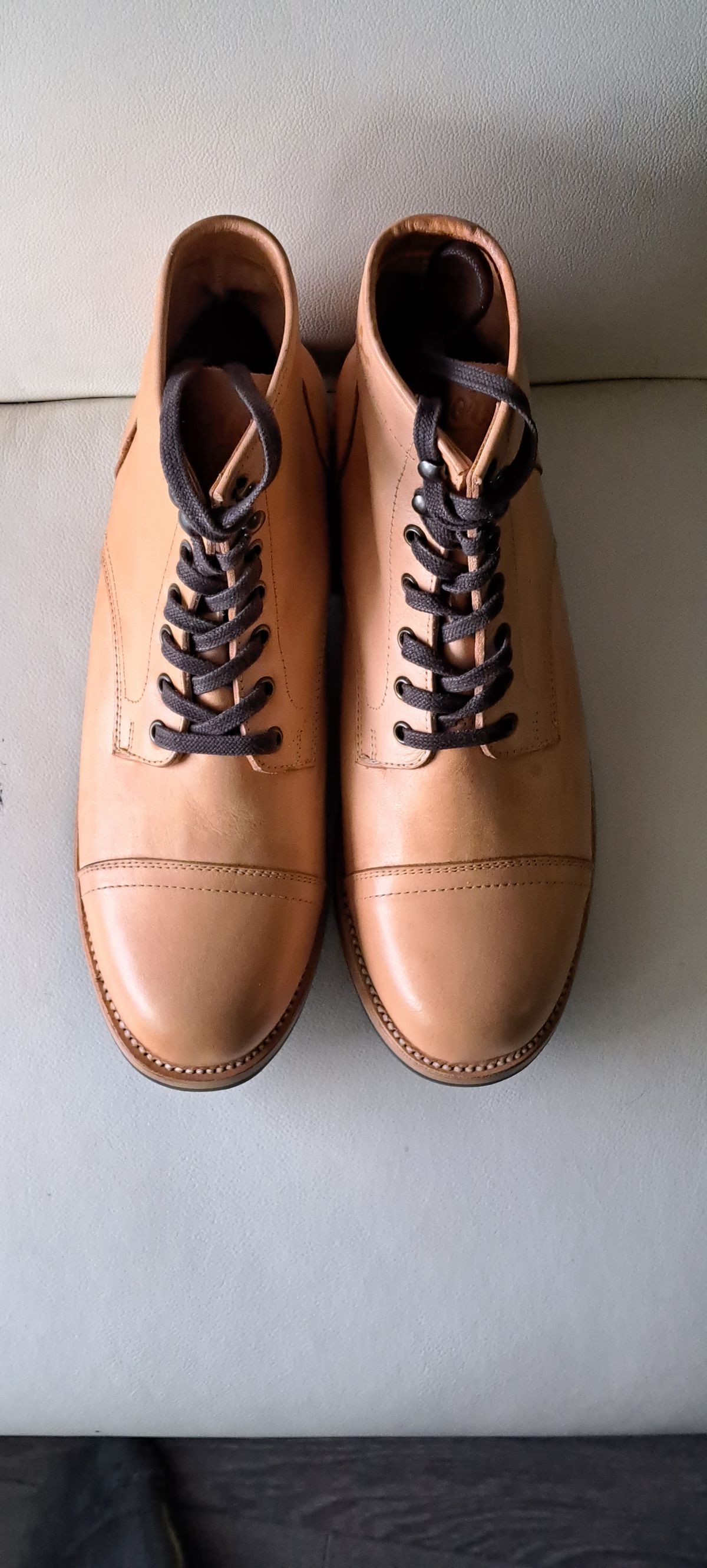 Photo by Roflround on October 1, 2023 of the Yor Boots Navigators in Unknown Leather.
