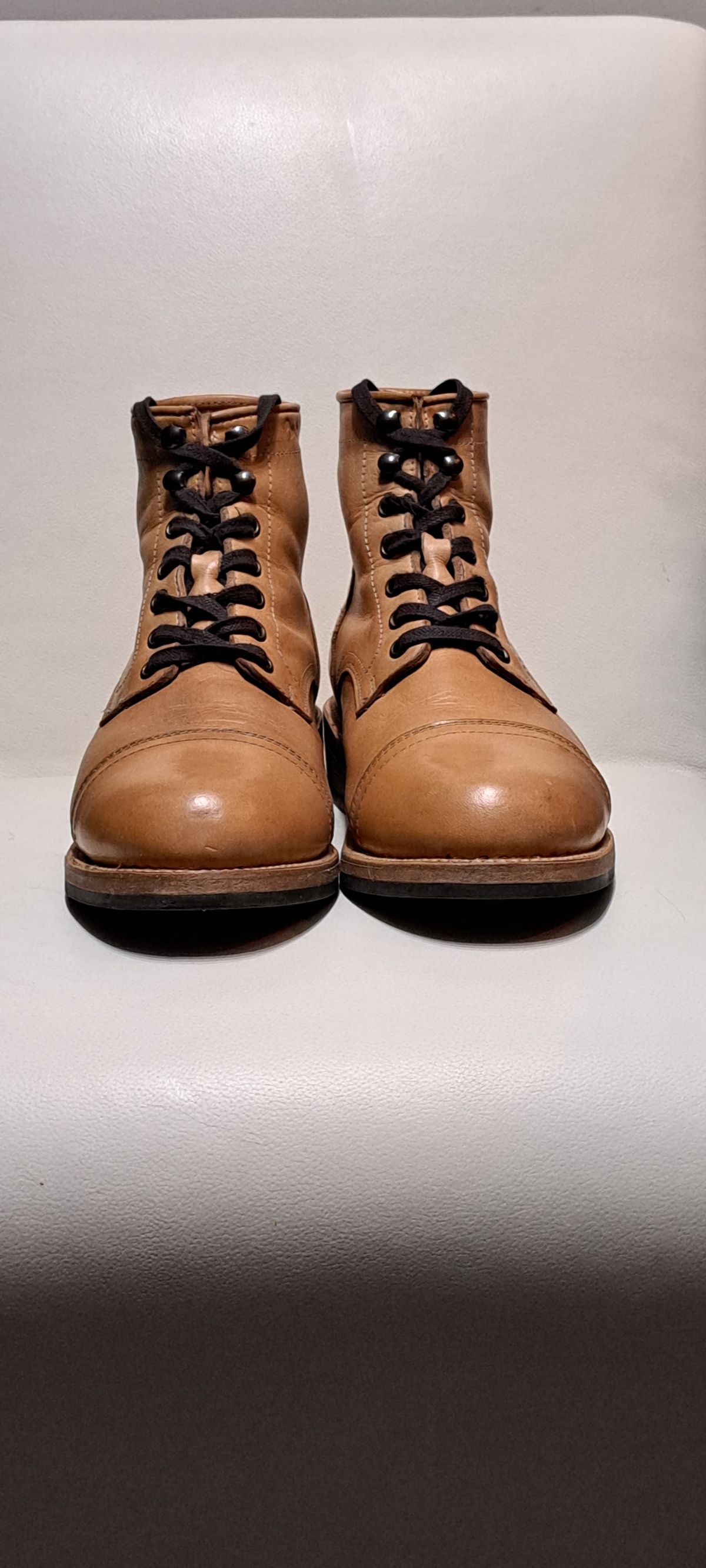Photo by Roflround on November 3, 2023 of the Yor Boots Navigators in Unknown Leather.