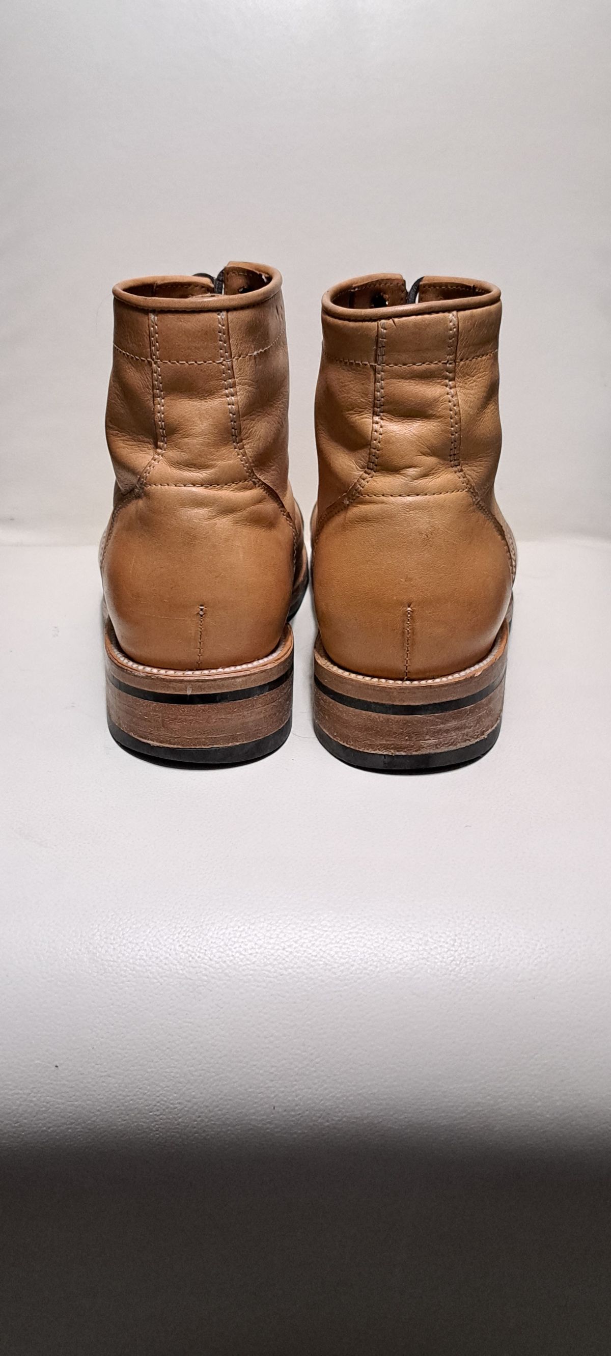 Photo by Roflround on December 3, 2023 of the Yor Boots Navigators in Unknown Leather.