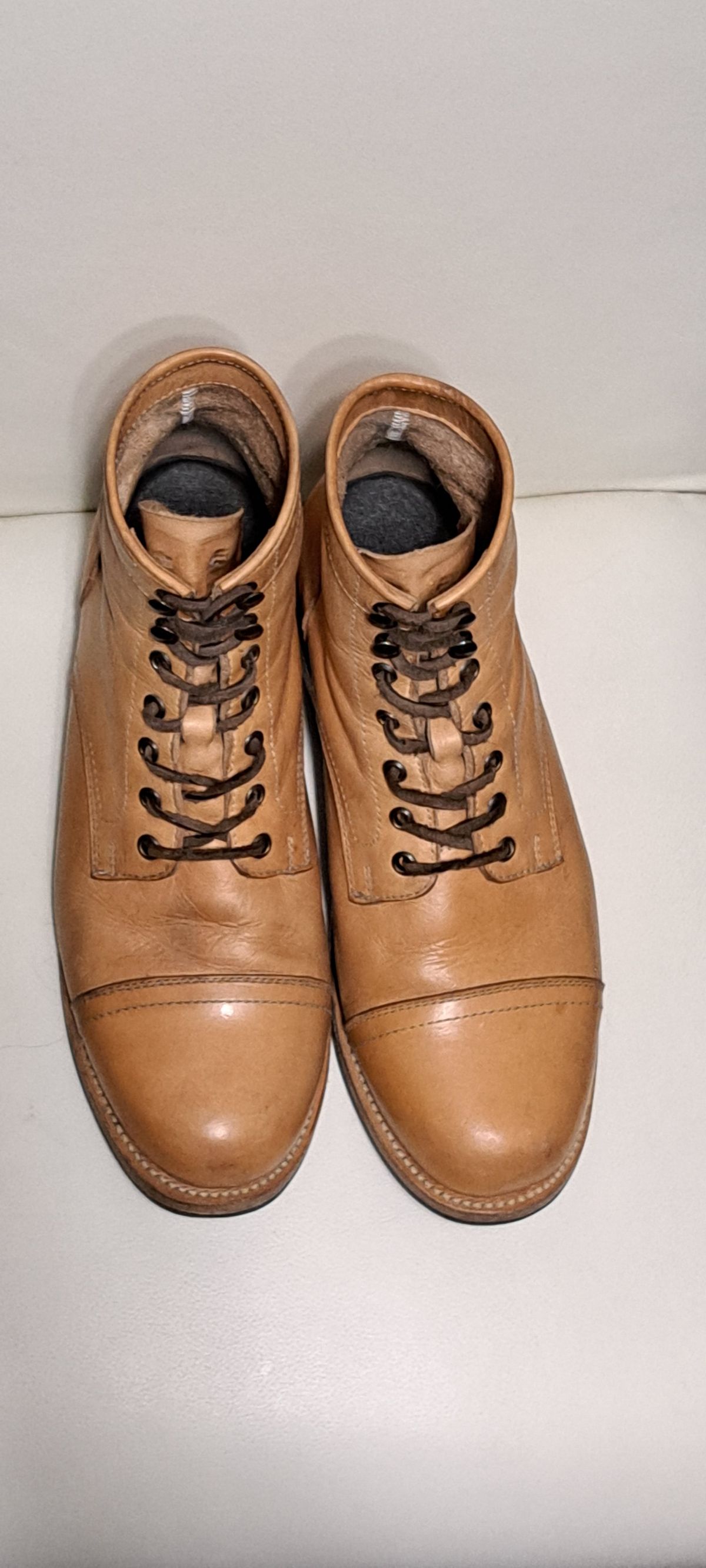 Photo by Roflround on December 3, 2023 of the Yor Boots Navigators in Unknown Leather.