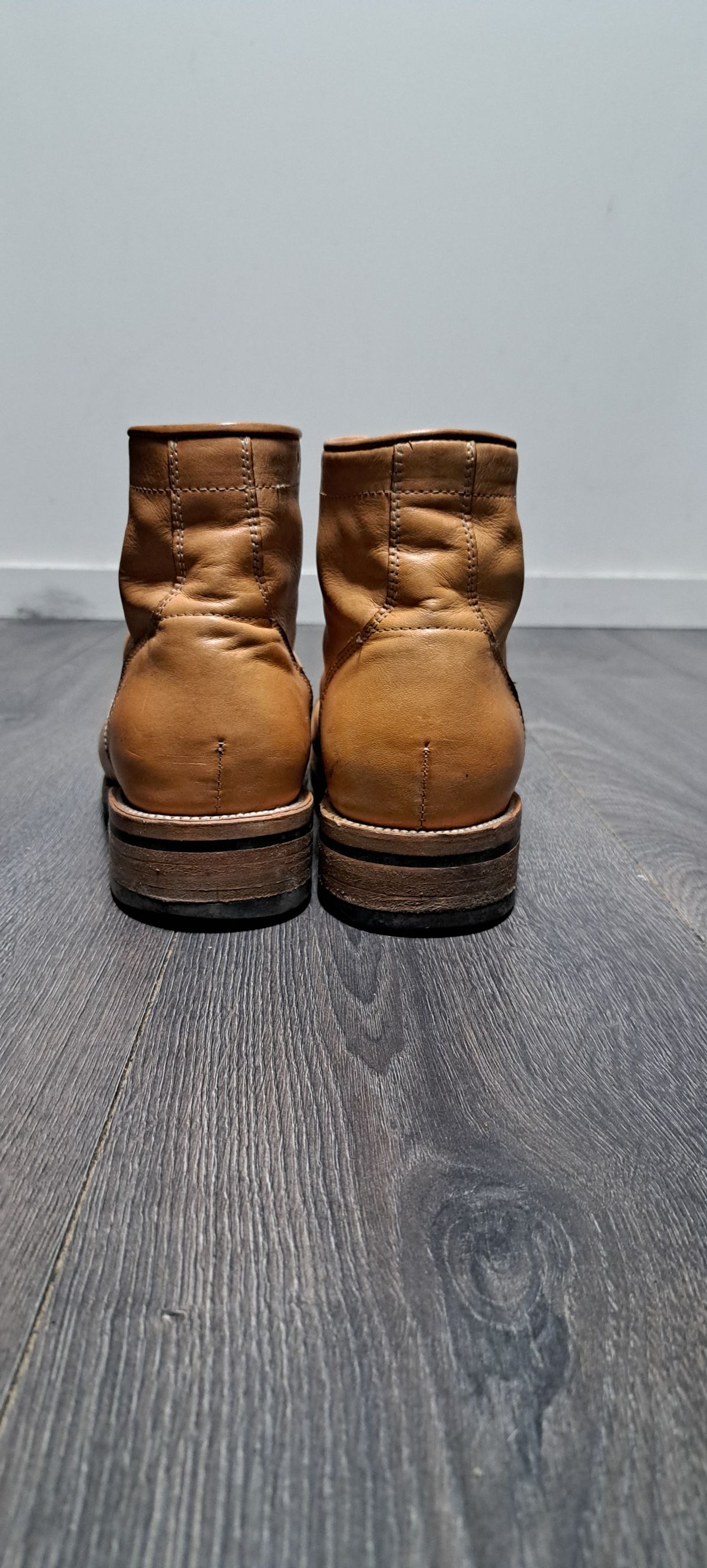 Photo by Roflround on January 5, 2024 of the Yor Boots Navigators in Unknown Leather.