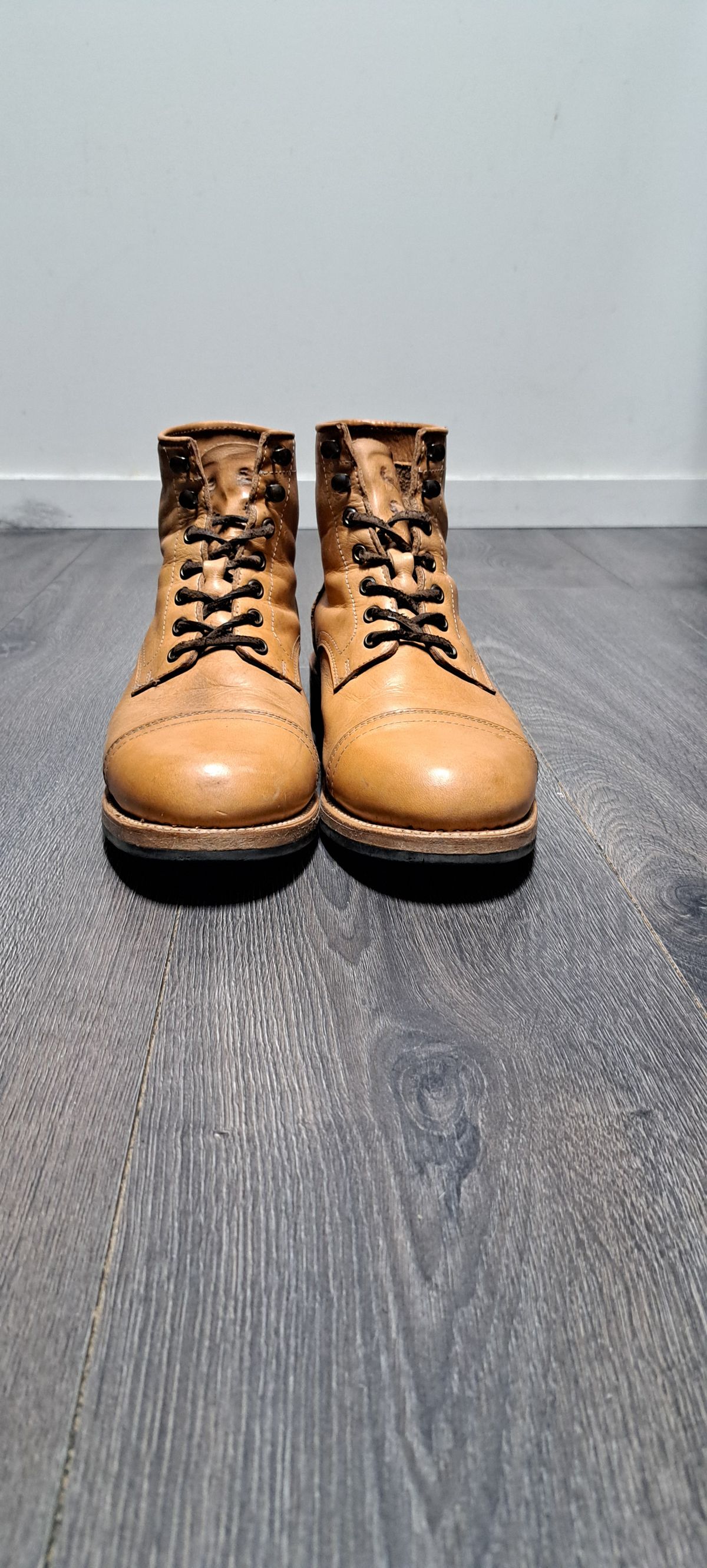 Photo by Roflround on January 5, 2024 of the Yor Boots Navigators in Unknown Leather.