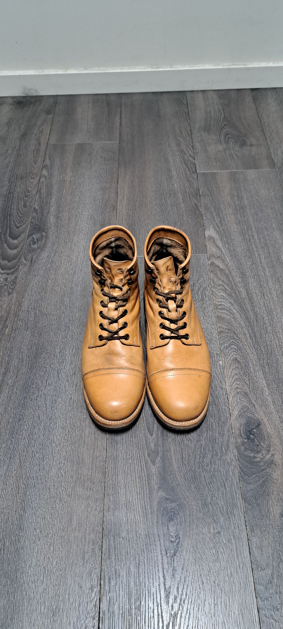 Photo by Roflround on January 5, 2024 of the Yor Boots Navigators in Unknown Leather.