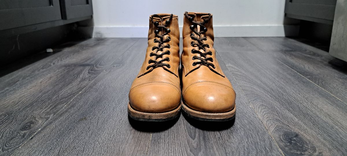 Photo by Roflround on February 5, 2024 of the Yor Boots Navigators in Unknown Leather.