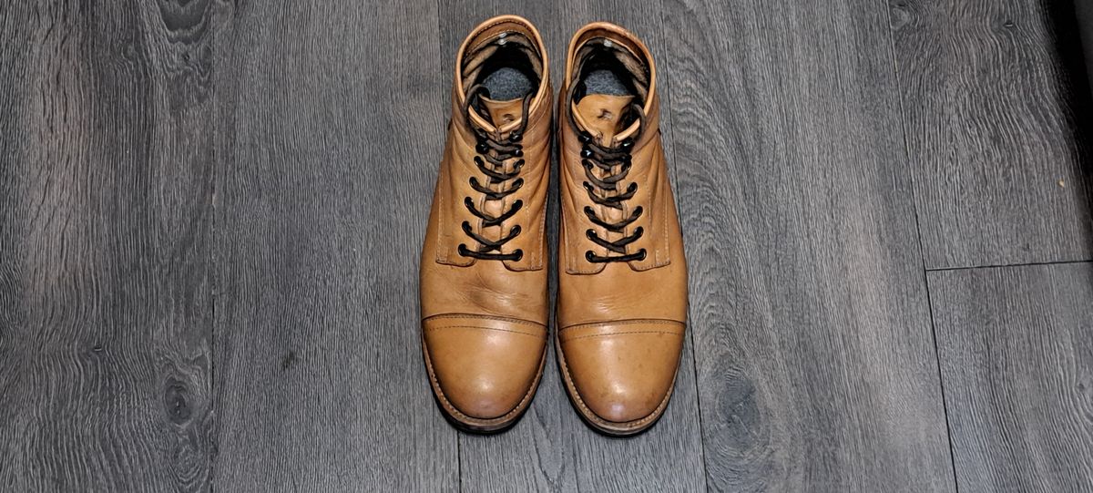Photo by Roflround on February 5, 2024 of the Yor Boots Navigators in Unknown Leather.