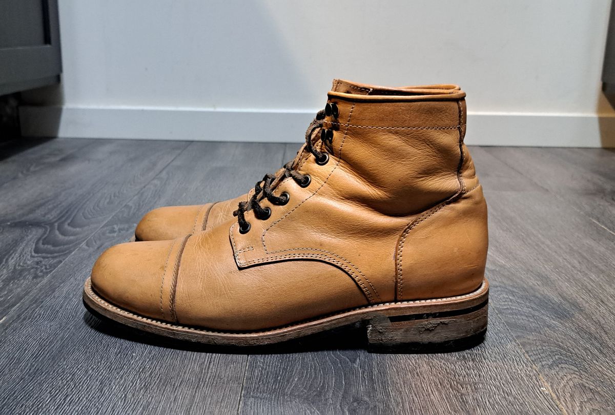 Photo by Roflround on March 6, 2024 of the Yor Boots Navigators in Unknown Leather.