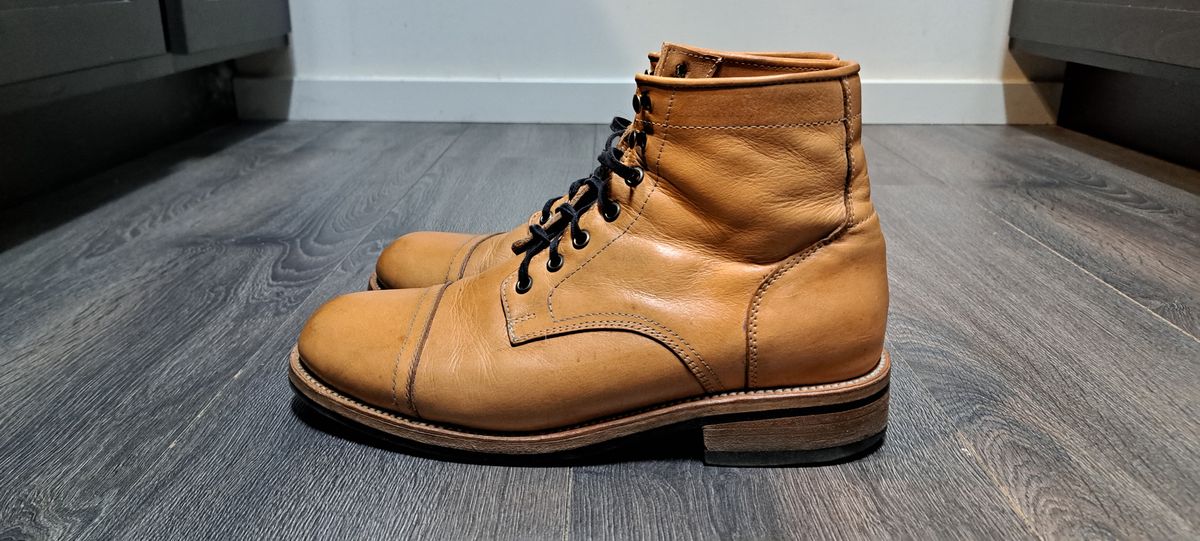 Photo by Roflround on April 6, 2024 of the Yor Boots Navigators in Unknown Leather.