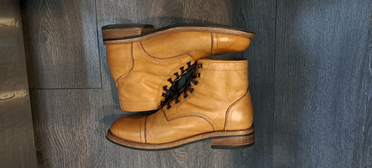 Photo by Roflround on April 6, 2024 of the Yor Boots Navigators in Unknown Leather.