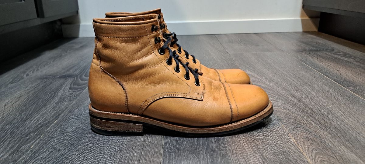Photo by Roflround on April 6, 2024 of the Yor Boots Navigators in Unknown Leather.