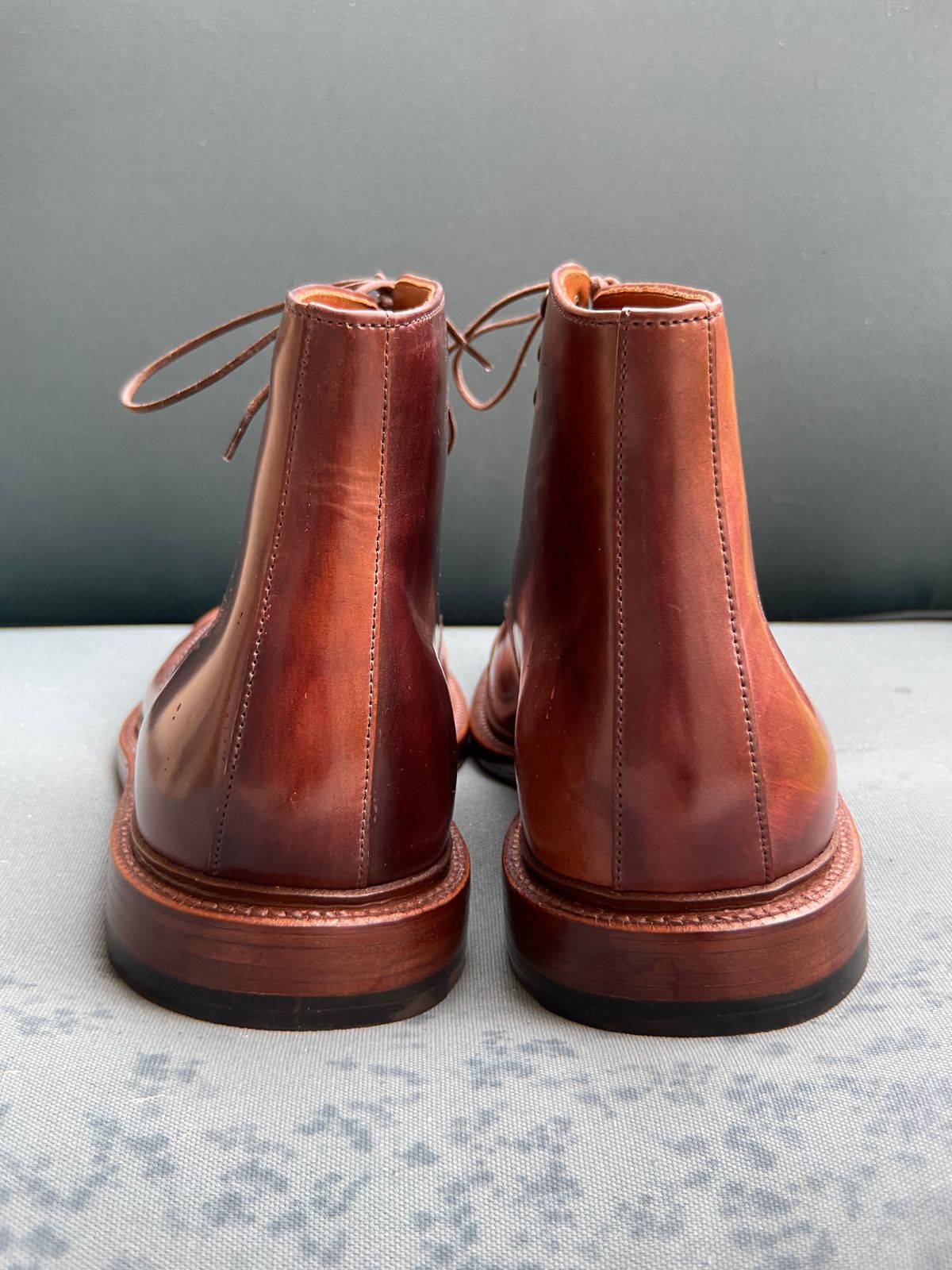 Photo by K_J_M_51 on October 1, 2022 of the Grant Stone Cap Toe Boot in Horween Marbled Color 8 Shell Cordovan.