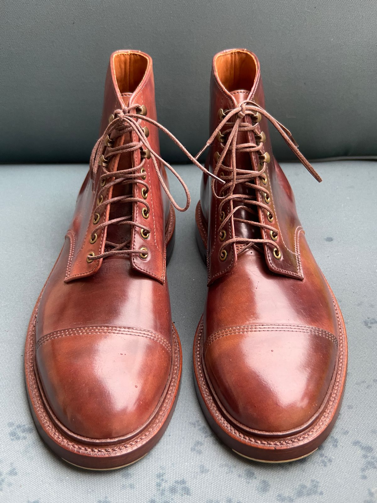 Photo by K_J_M_51 on October 1, 2022 of the Grant Stone Cap Toe Boot in Horween Marbled Color 8 Shell Cordovan.