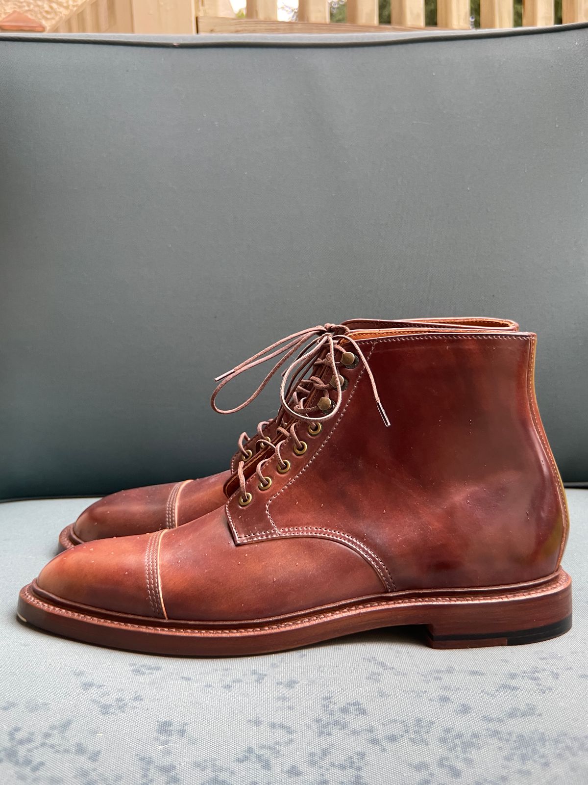 Photo by K_J_M_51 on October 1, 2022 of the Grant Stone Cap Toe Boot in Horween Marbled Color 8 Shell Cordovan.