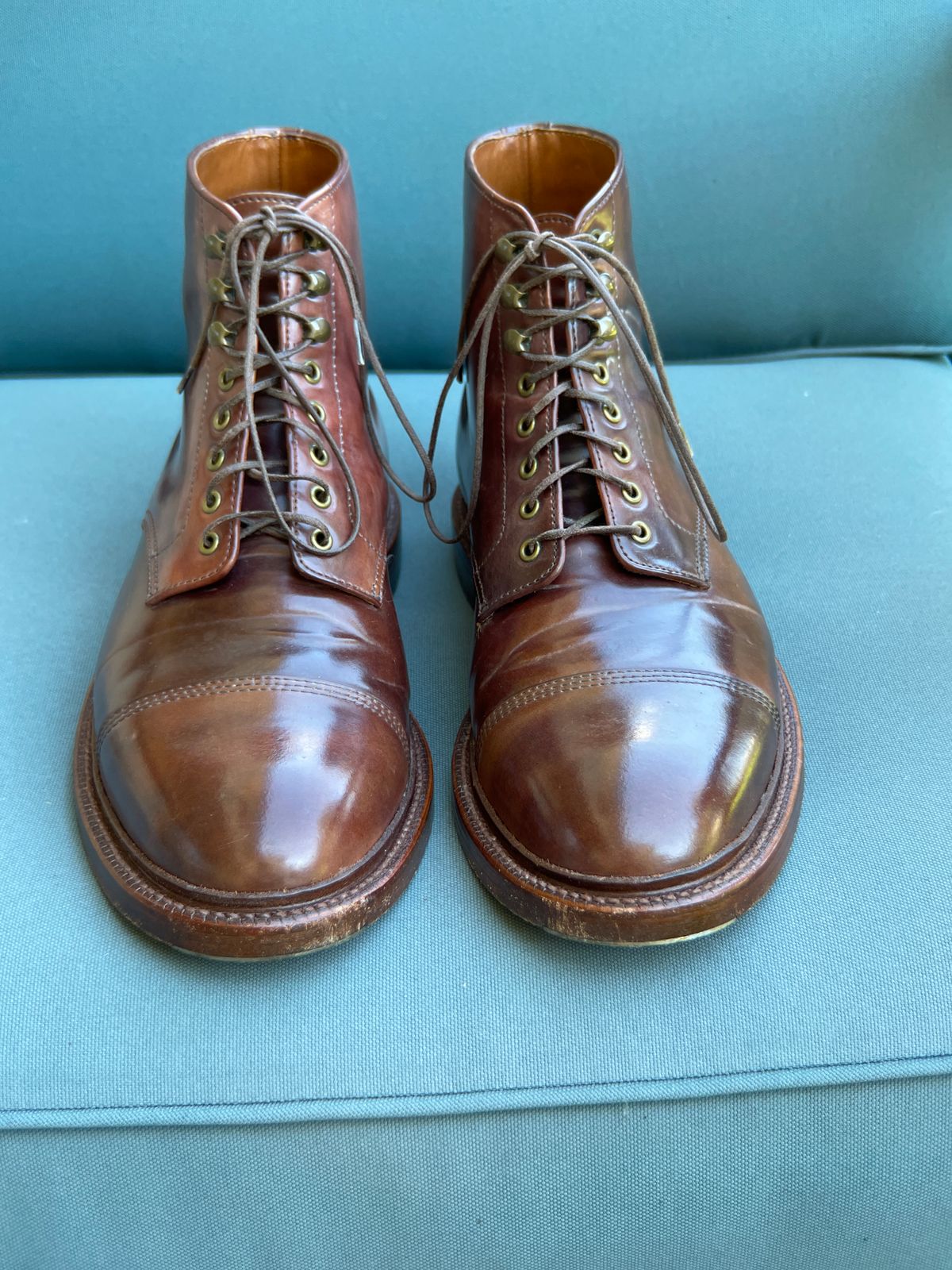 Photo by K_J_M_51 on November 3, 2022 of the Grant Stone Cap Toe Boot in Horween Marbled Color 8 Shell Cordovan.