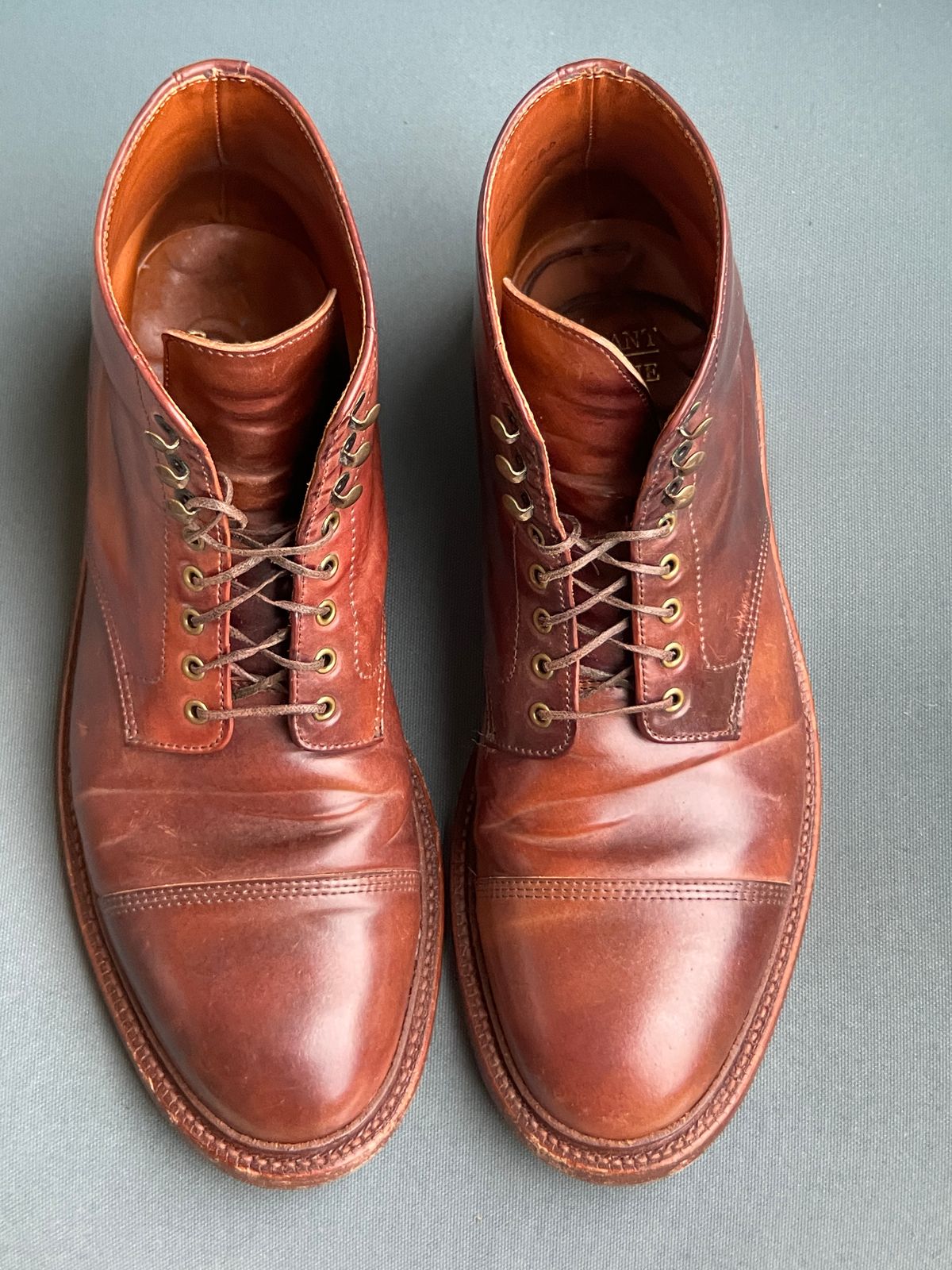 Photo by K_J_M_51 on December 3, 2022 of the Grant Stone Cap Toe Boot in Horween Marbled Color 8 Shell Cordovan.