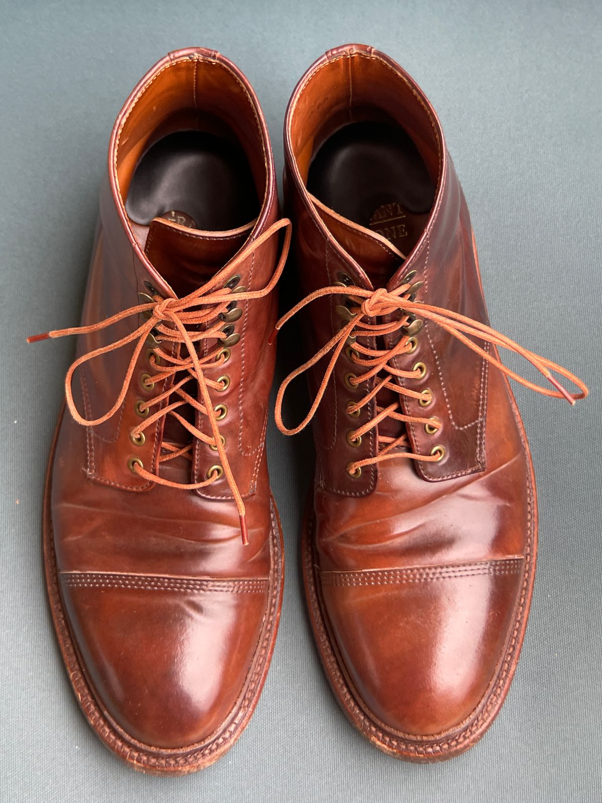 Photo by K_J_M_51 on January 2, 2023 of the Grant Stone Cap Toe Boot in Horween Marbled Color 8 Shell Cordovan.