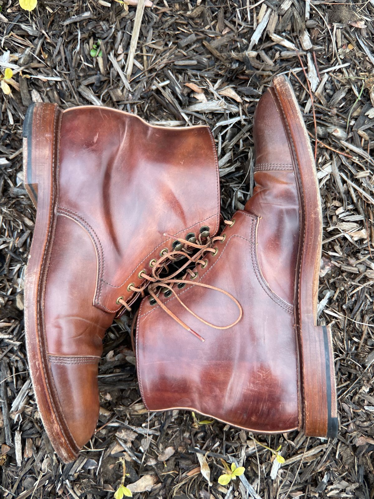 Photo by K_J_M_51 on March 4, 2023 of the Grant Stone Cap Toe Boot in Horween Marbled Color 8 Shell Cordovan.