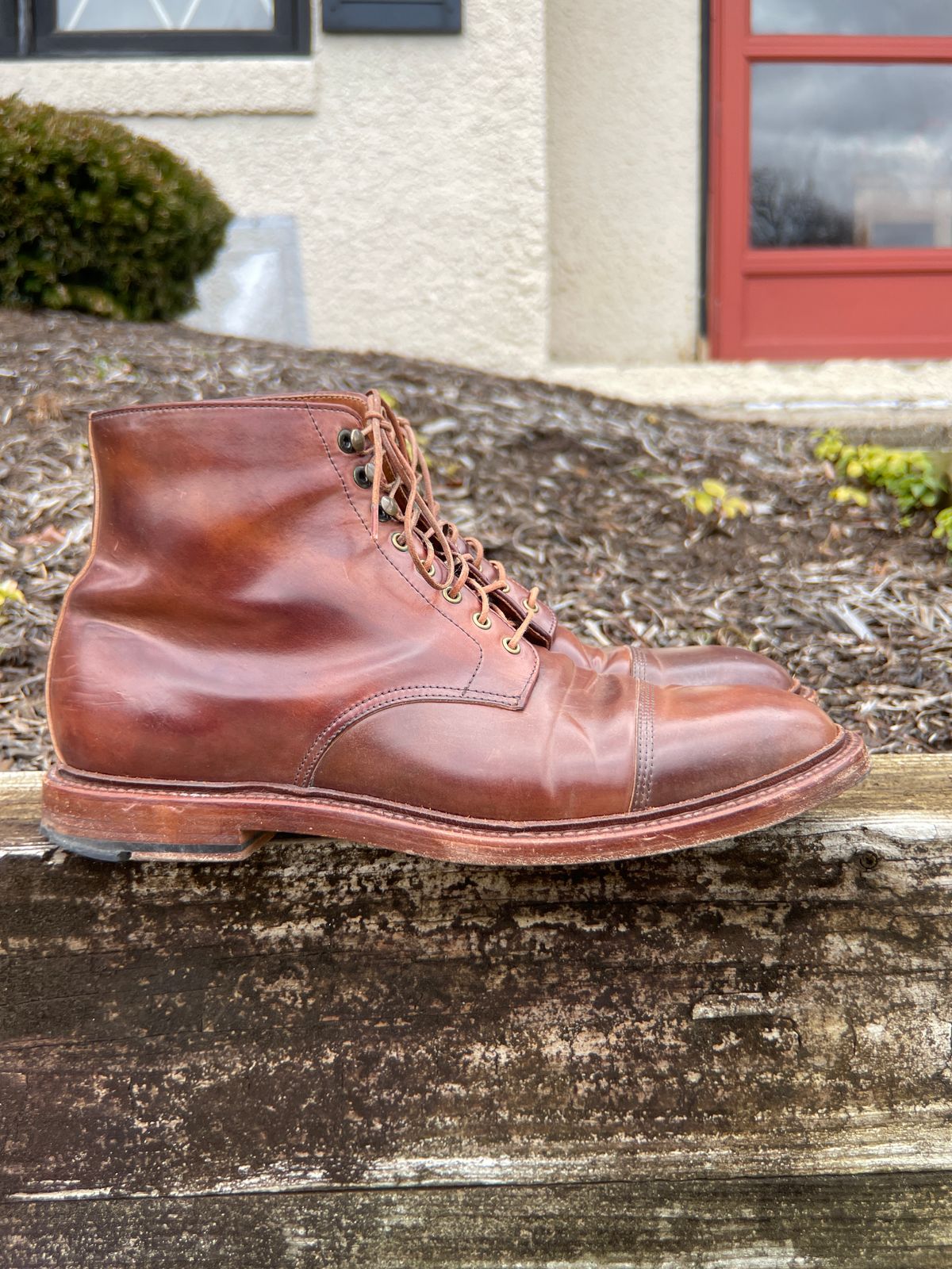 Photo by K_J_M_51 on March 4, 2023 of the Grant Stone Cap Toe Boot in Horween Marbled Color 8 Shell Cordovan.