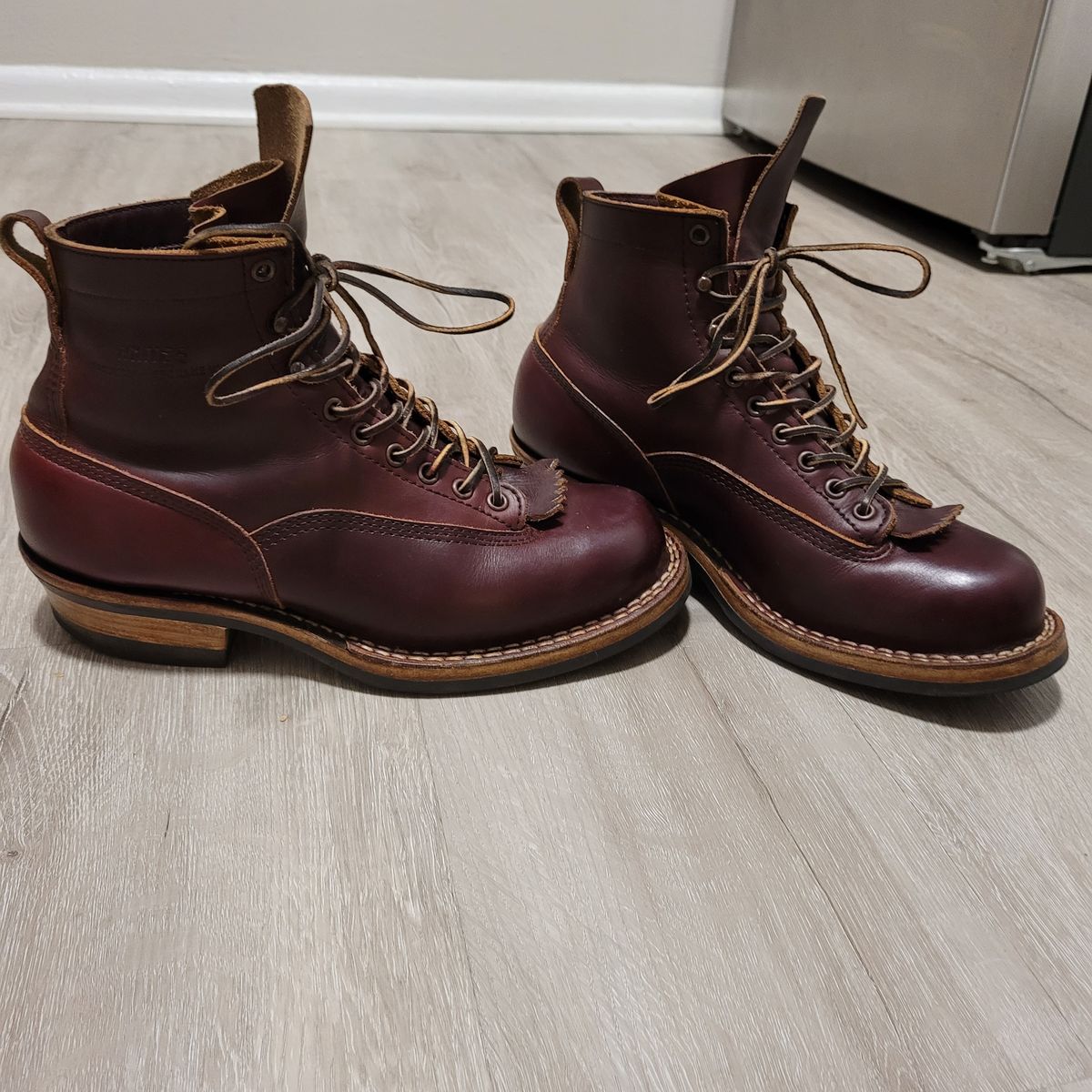 Photo by mr.himothy on October 2, 2023 of the White's 350 Cutter in Horween Burgundy Chromexcel.