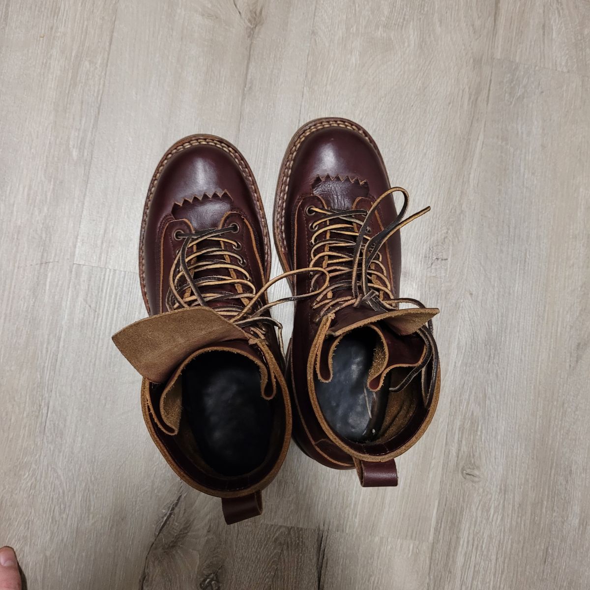 Photo by mr.himothy on October 2, 2023 of the White's 350 Cutter in Horween Burgundy Chromexcel.