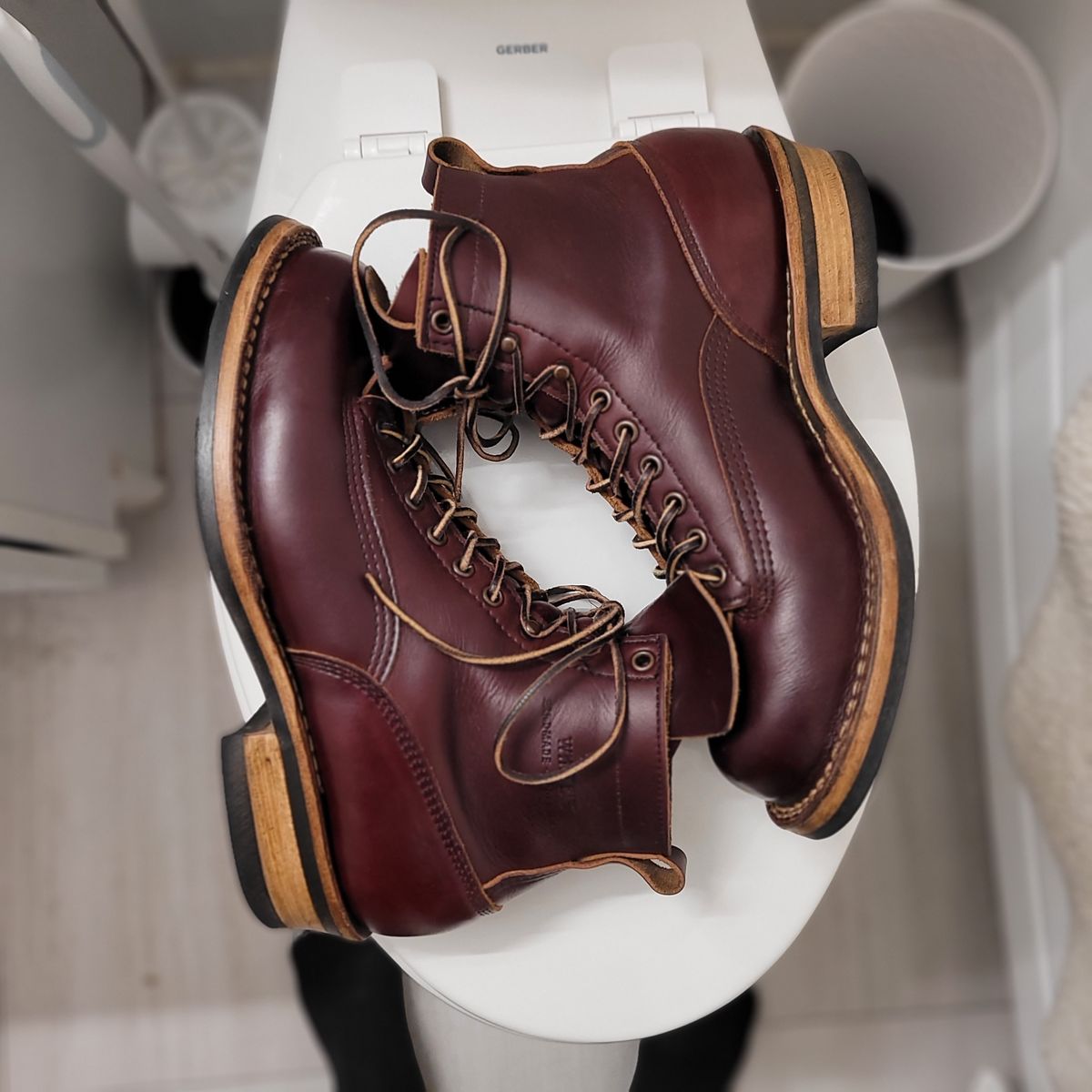 Photo by mr.himothy on November 3, 2023 of the White's 350 Cutter in Horween Burgundy Chromexcel.