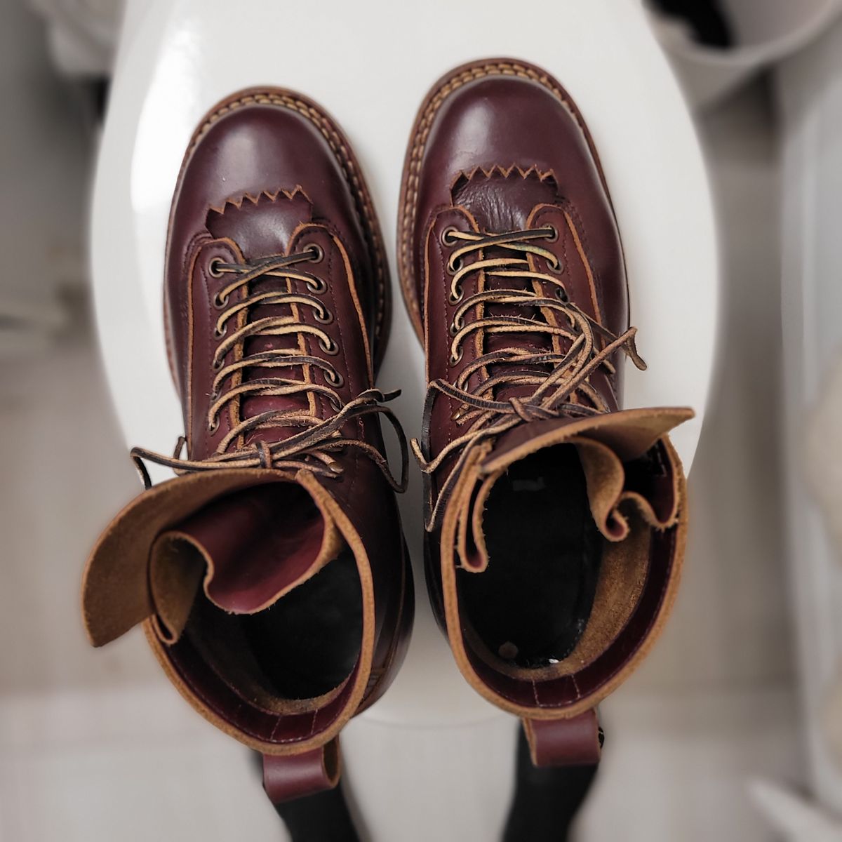 Photo by mr.himothy on November 3, 2023 of the White's 350 Cutter in Horween Burgundy Chromexcel.