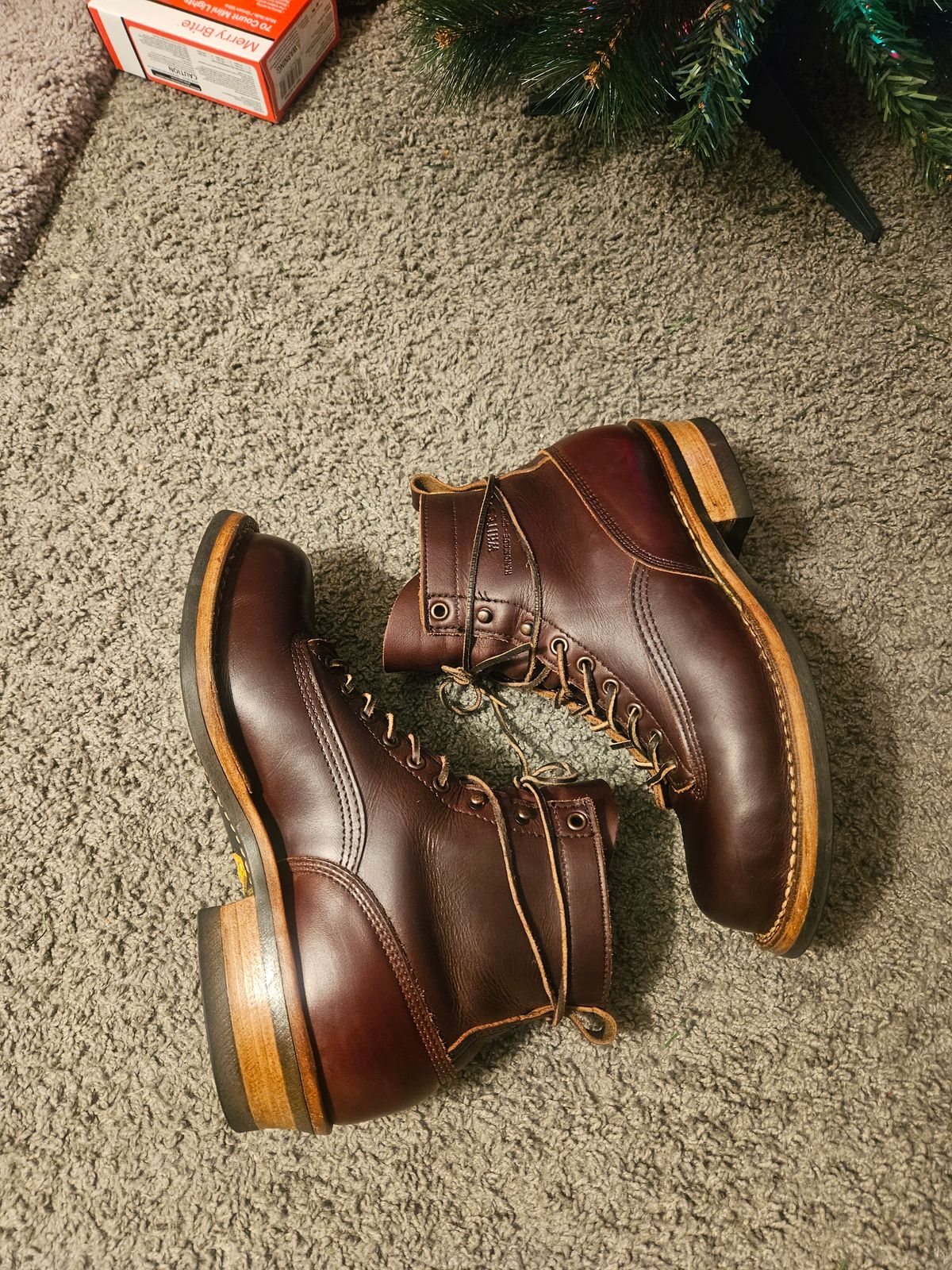Photo by mr.himothy on December 4, 2023 of the White's 350 Cutter in Horween Burgundy Chromexcel.