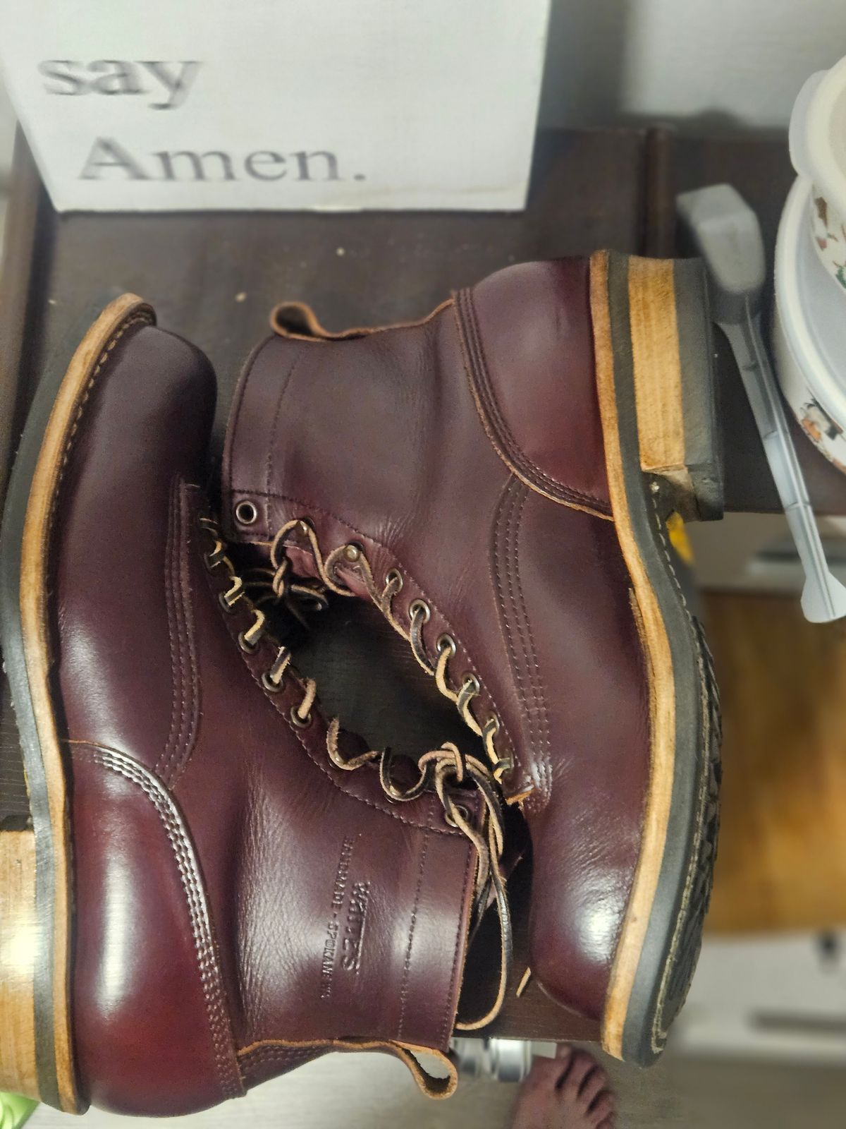 Photo by mr.himothy on January 5, 2024 of the White's 350 Cutter in Horween Burgundy Chromexcel.