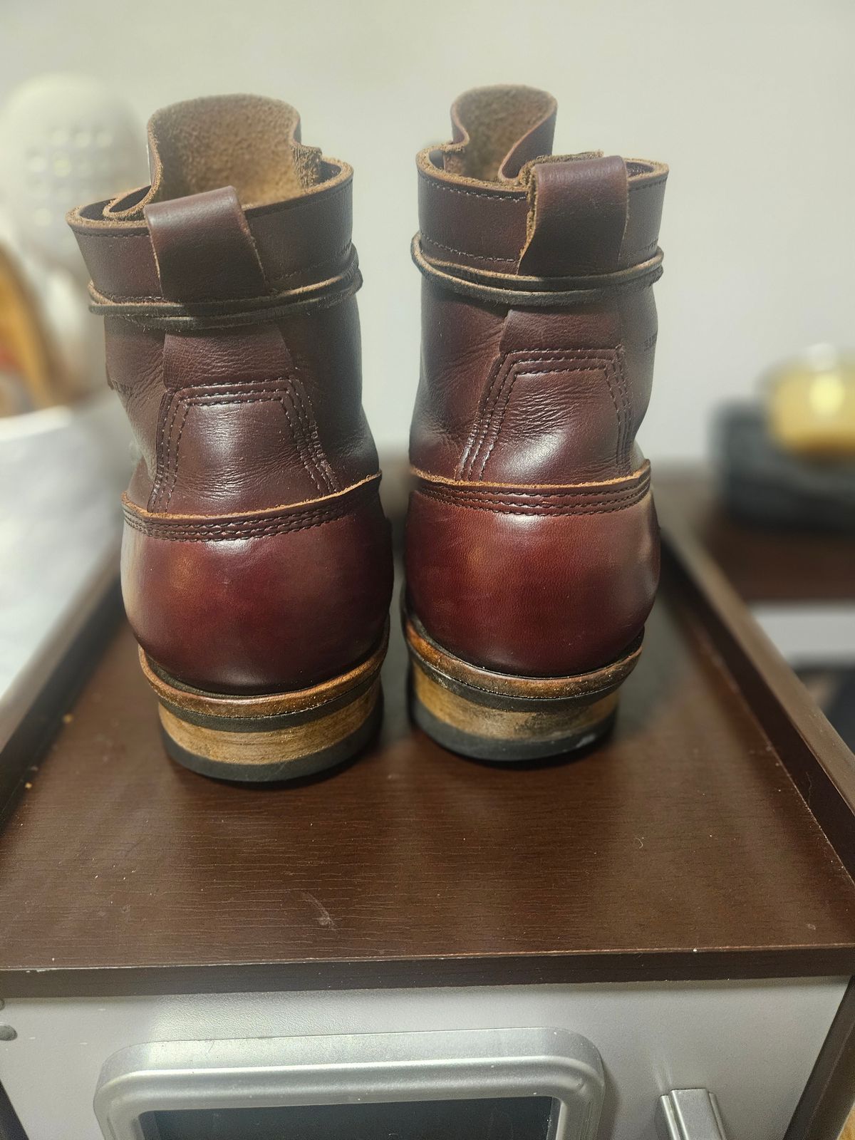 Photo by mr.himothy on February 5, 2024 of the White's 350 Cutter in Horween Burgundy Chromexcel.