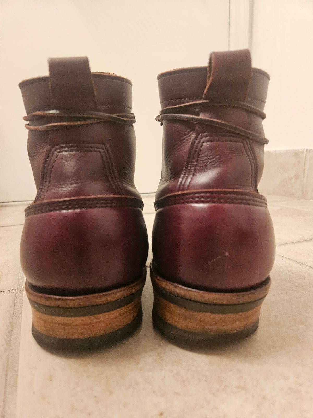 Photo by mr.himothy on March 6, 2024 of the White's 350 Cutter in Horween Burgundy Chromexcel.