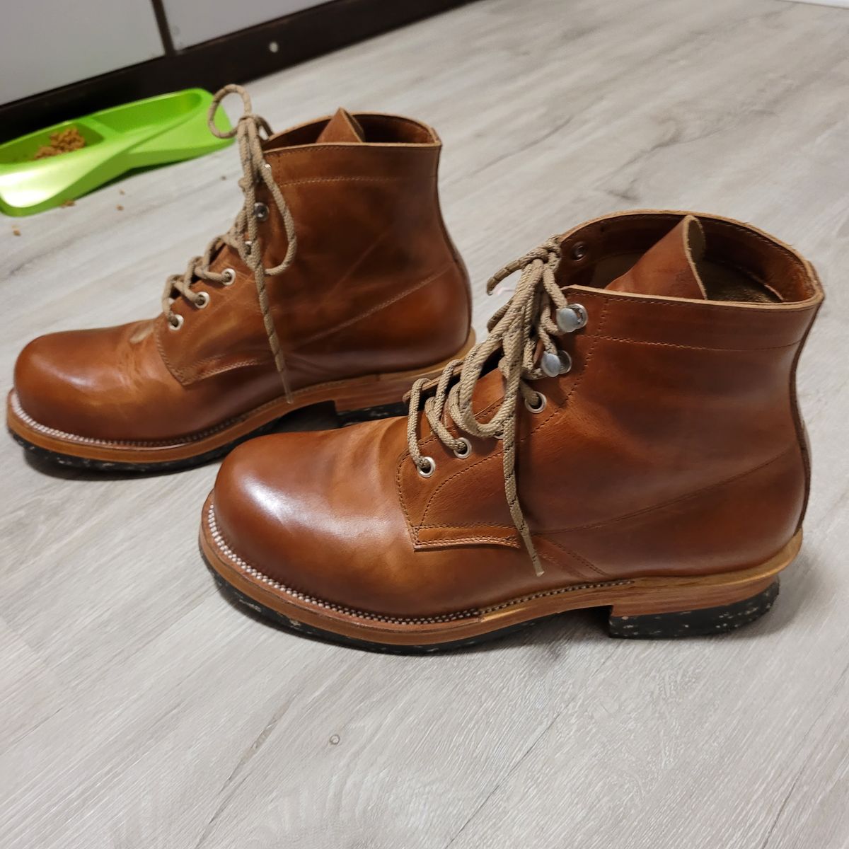 Photo by mr.himothy on October 2, 2023 of the Renav BS - 205 in Indonesian Red Brown Pull Up.