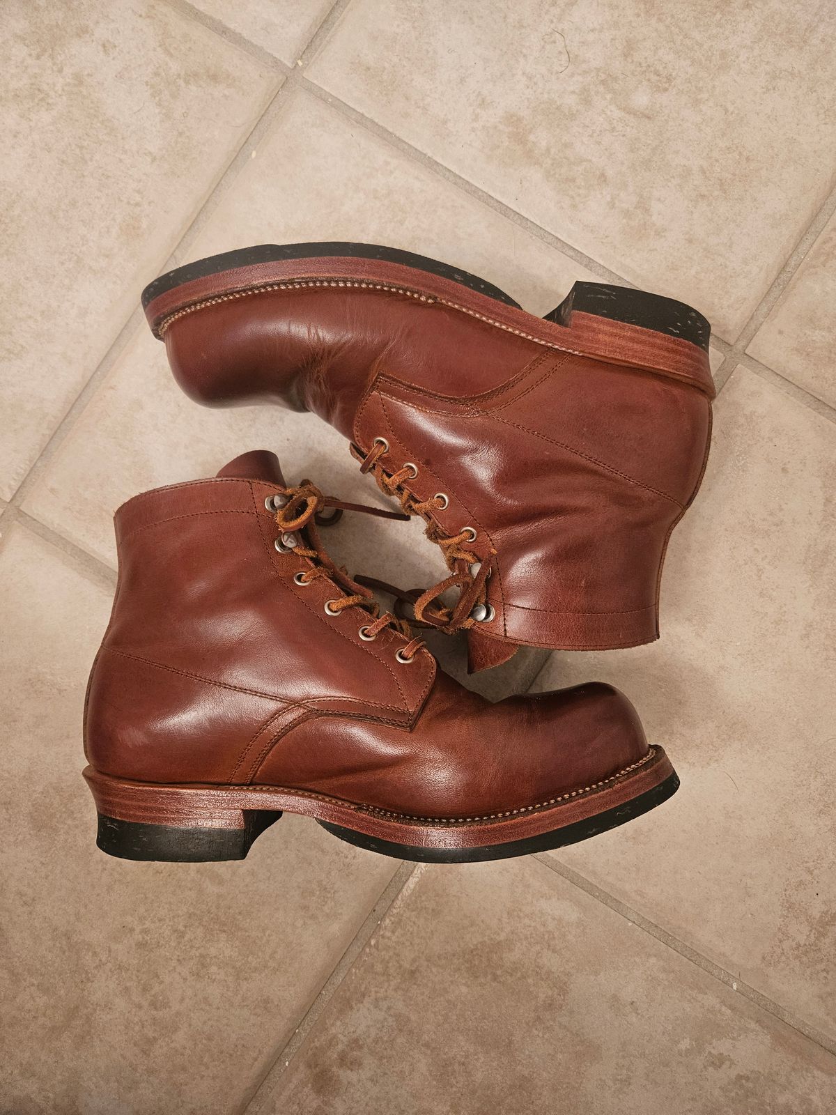 Photo by mr.himothy on March 6, 2024 of the Renav BS - 205 in Indonesian Red Brown Pull Up.