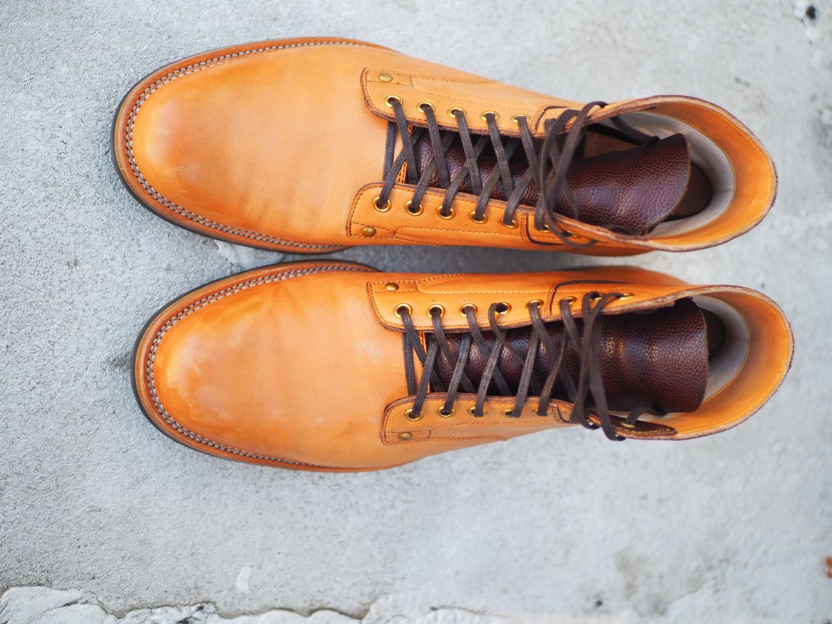 Photo by rolsay on December 5, 2022 of the Iron Boots x Østmo Type 1 in Maryam Natural Horsehide.