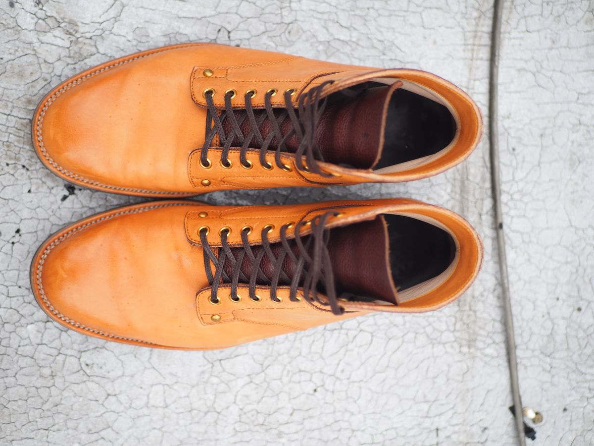Photo by rolsay on January 3, 2023 of the Iron Boots x Østmo Type 1 in Maryam Natural Horsehide.