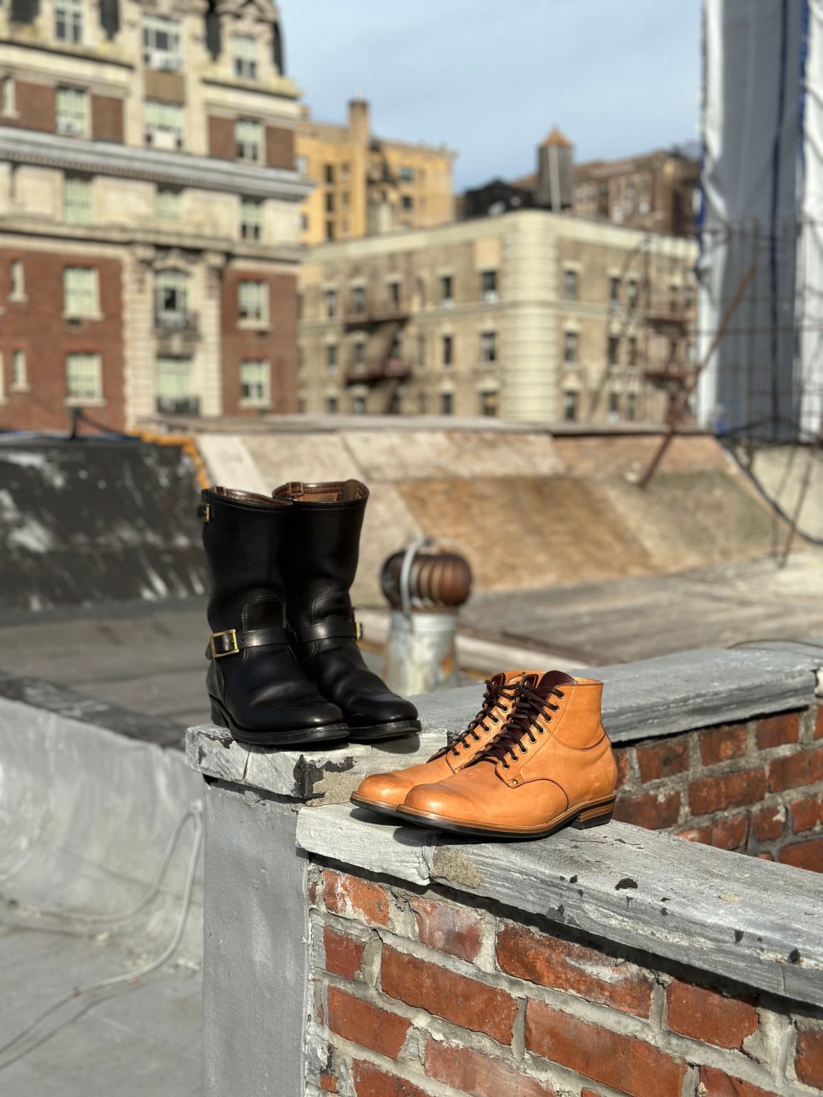 Photo by rolsay on February 5, 2023 of the Iron Boots x Østmo Type 1 in Maryam Natural Horsehide.