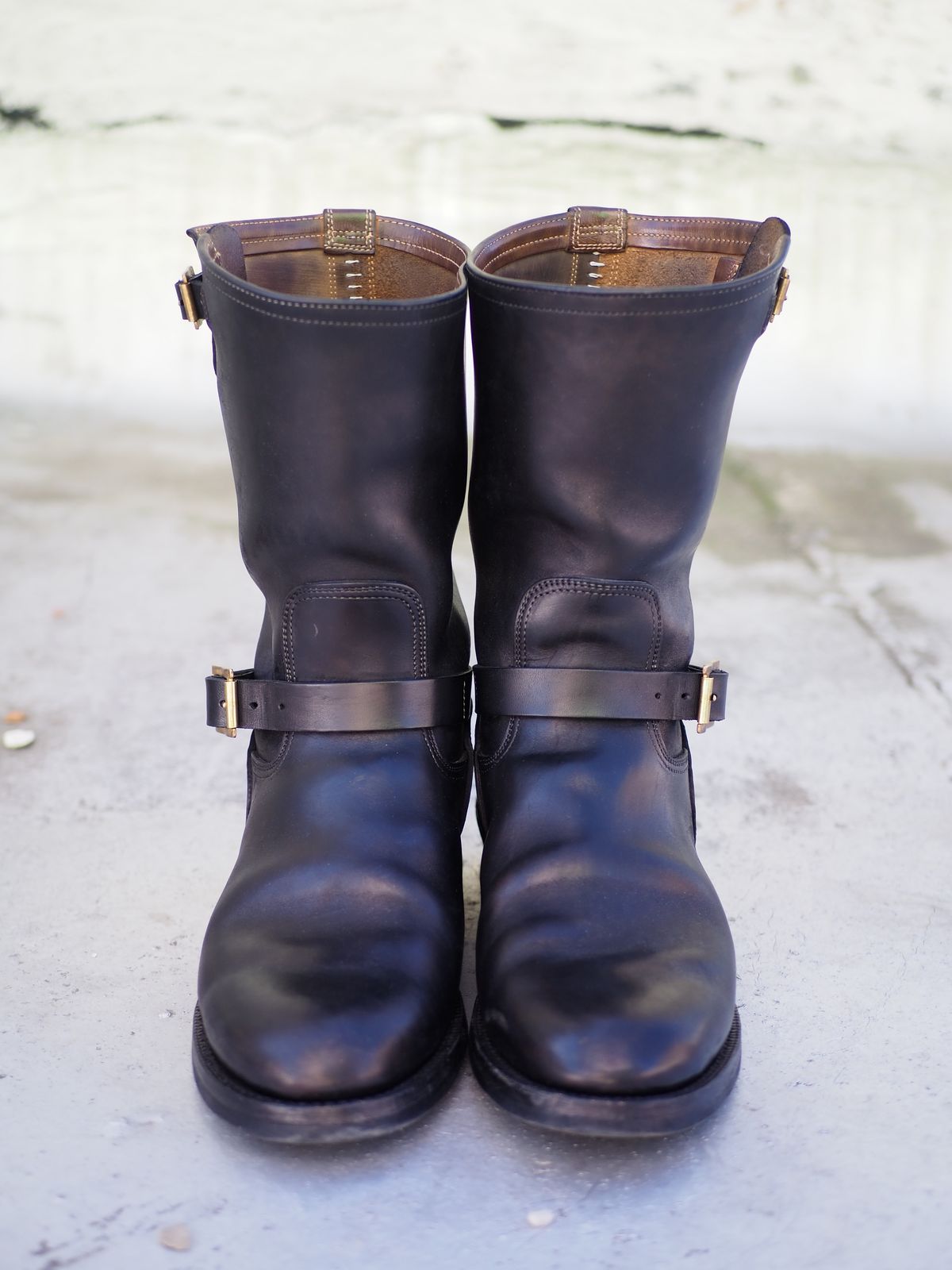 Photo by rolsay on November 4, 2022 of the Motor Engineer Boots in Black Hand-Dyed Italian Horsebutt.
