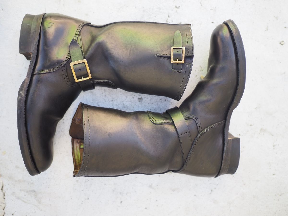 Photo by rolsay on November 4, 2022 of the Motor Engineer Boots in Black Hand-Dyed Italian Horsebutt.